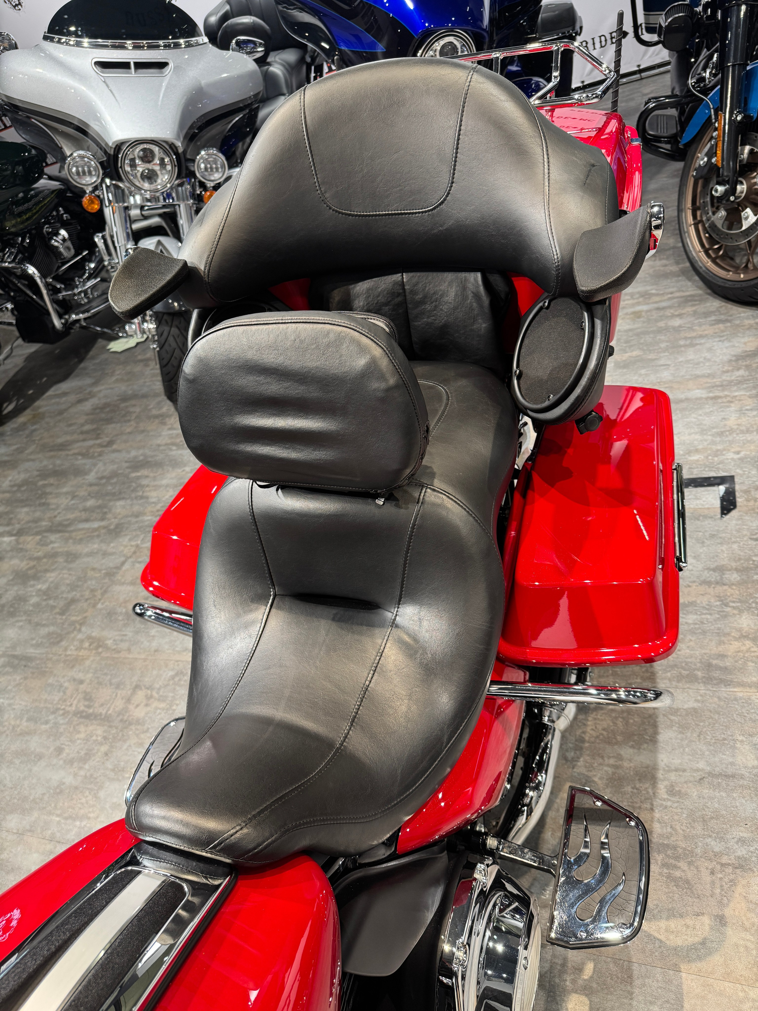 Мотоциклы Harley-Davidson 2011 Ultra Limited 103 ABS (Touring)  — купить мотоцикл. Hello Davidson, Москва. Только хорошие мотоциклы…