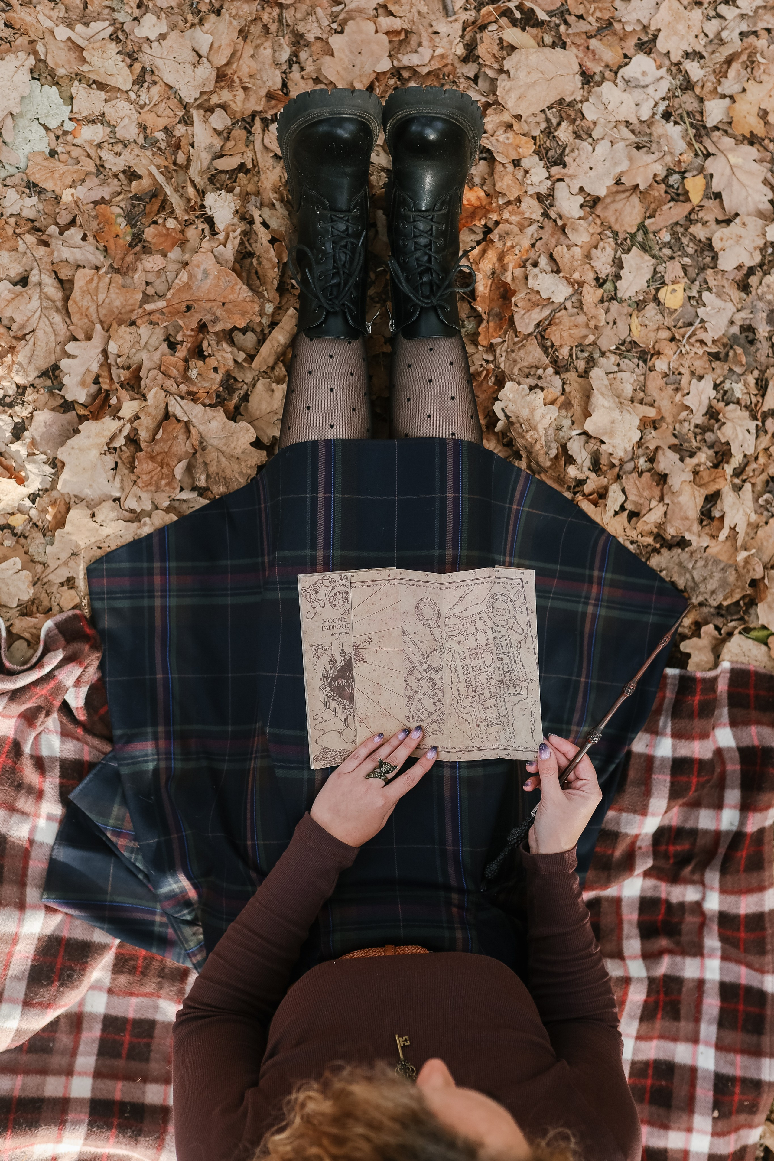 Контент для бренда духов «Мурчащий котел». Фотопродакшн продающего контента