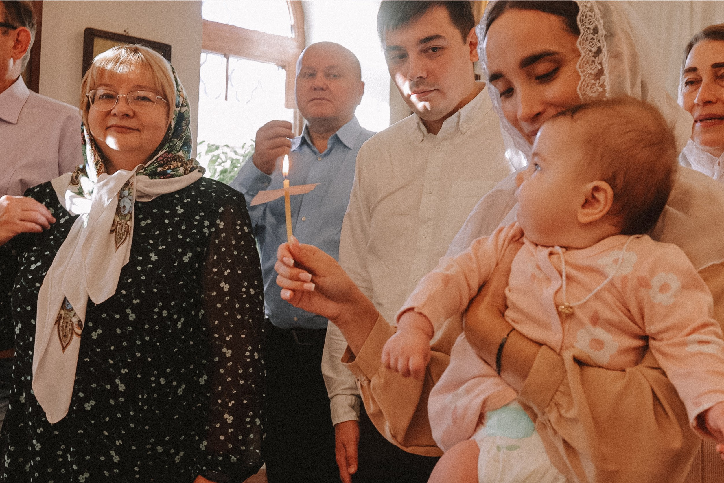 Крещение круглая церковь. Семейный фотограф Тюмень, фотограф на роды Салмина Мария