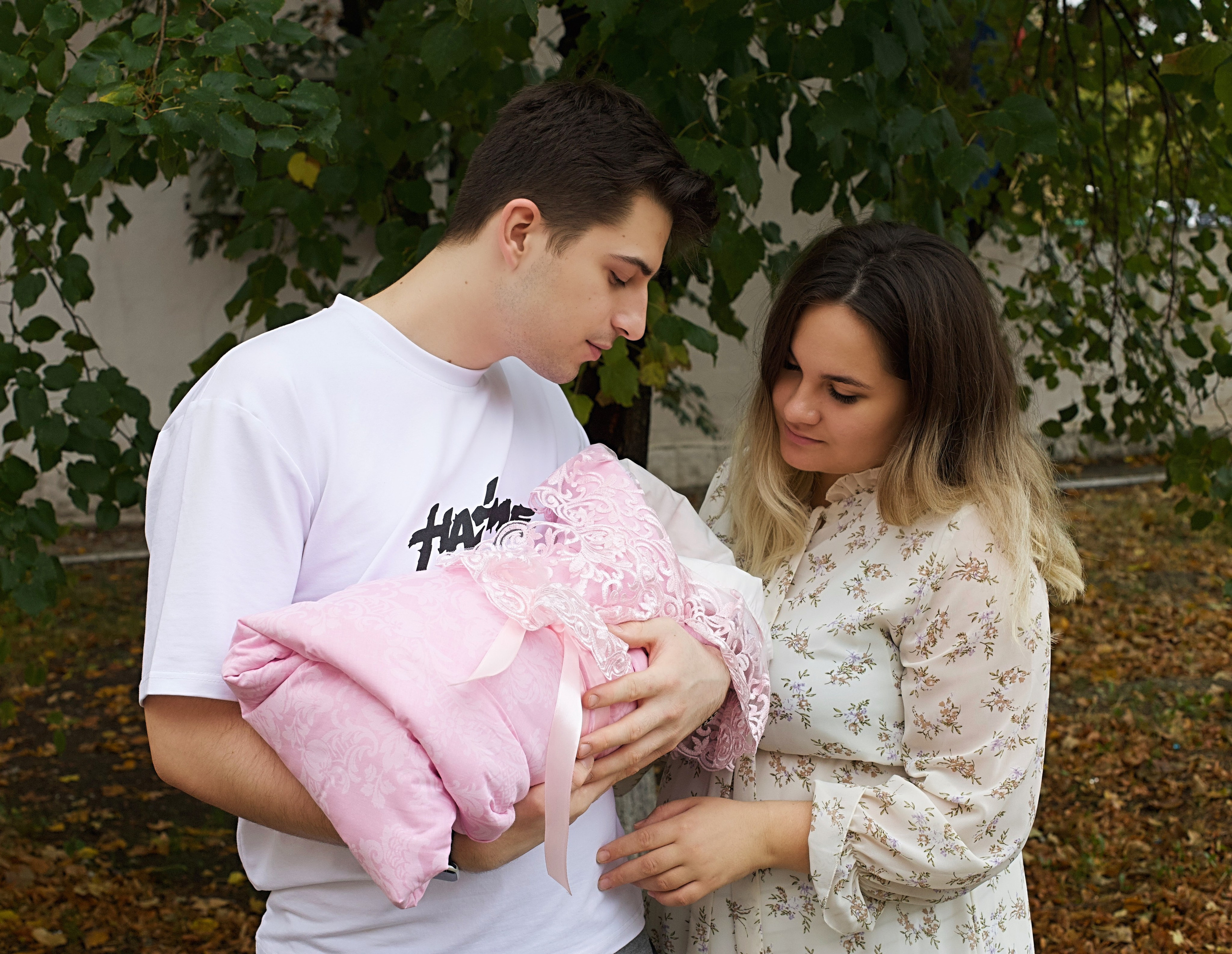 Выписка Аня и Давид. Репортажный фотограф Анапа