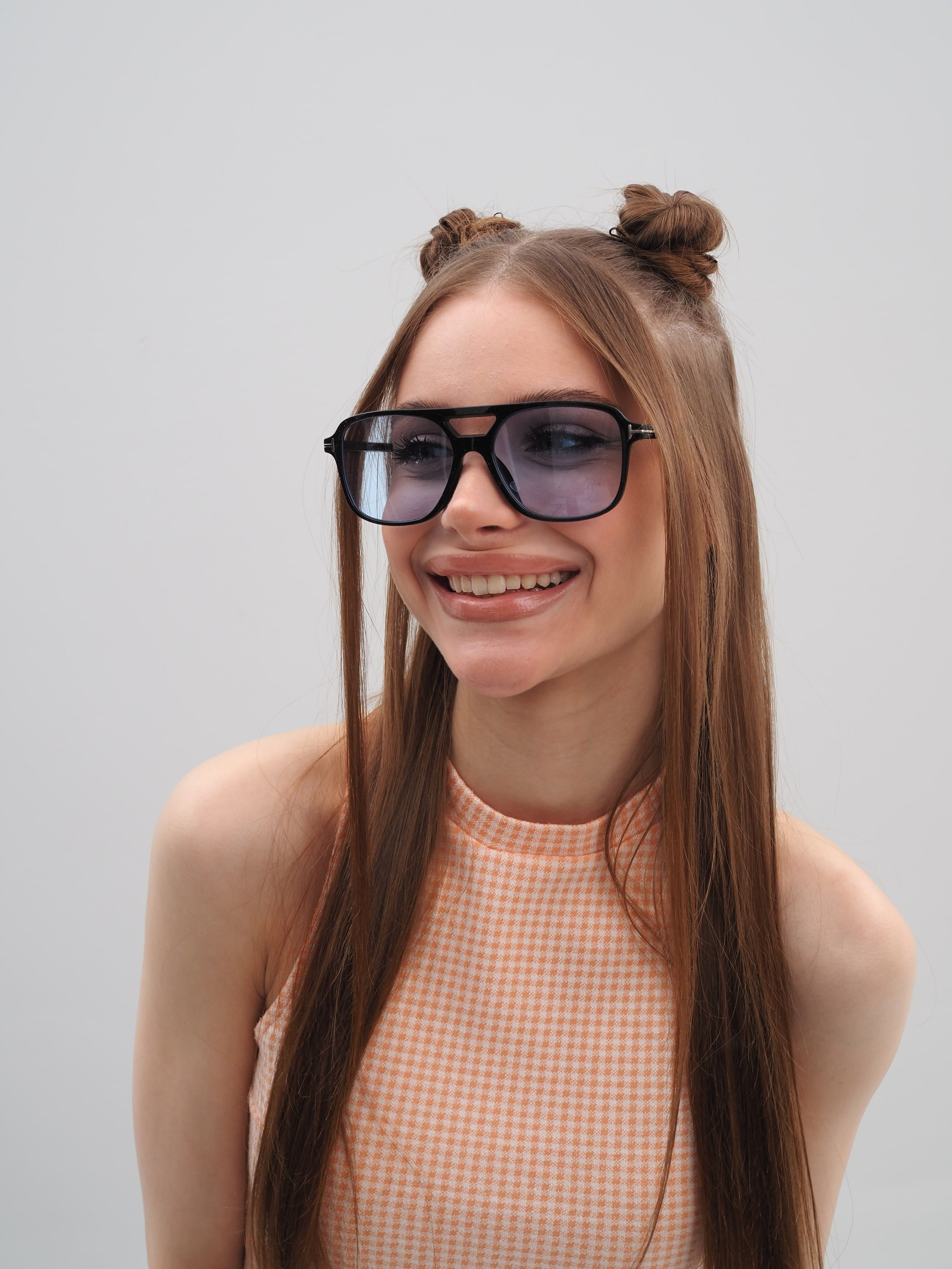 Предметная съемка аксессуара в пастельных тонах.