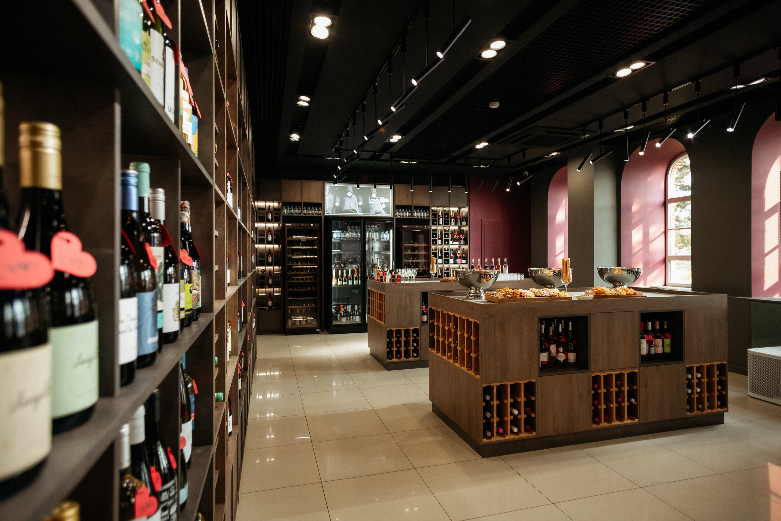 BY SIMPLE ВИНОТЕКА — ОТКРЫТИЕ. СВОИ. ФОТООТЧЕТЫ-СОБЫТИЯ-МЕСТА