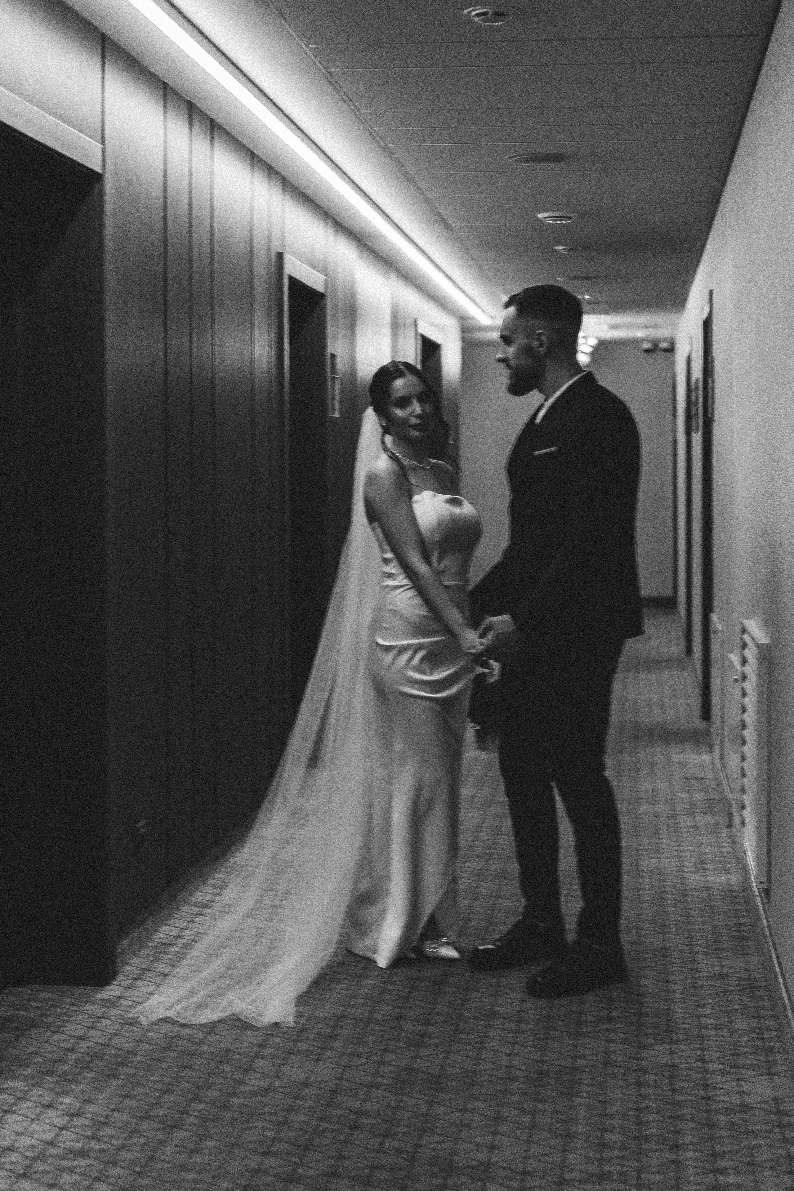 СВАДЕБНАЯ СЬЕМКА СБОРОВ ЖЕНИХА И НЕВЕСТЫ В ОТЕЛЕ И ТАКЖЕ ФОТОСЕССИИЯ В ОТЕЛЕЕ МЕГАПОЛИС БРЯНСК. Профессиональный фотограф, Санкт-Петербург — Виктория Богомолова