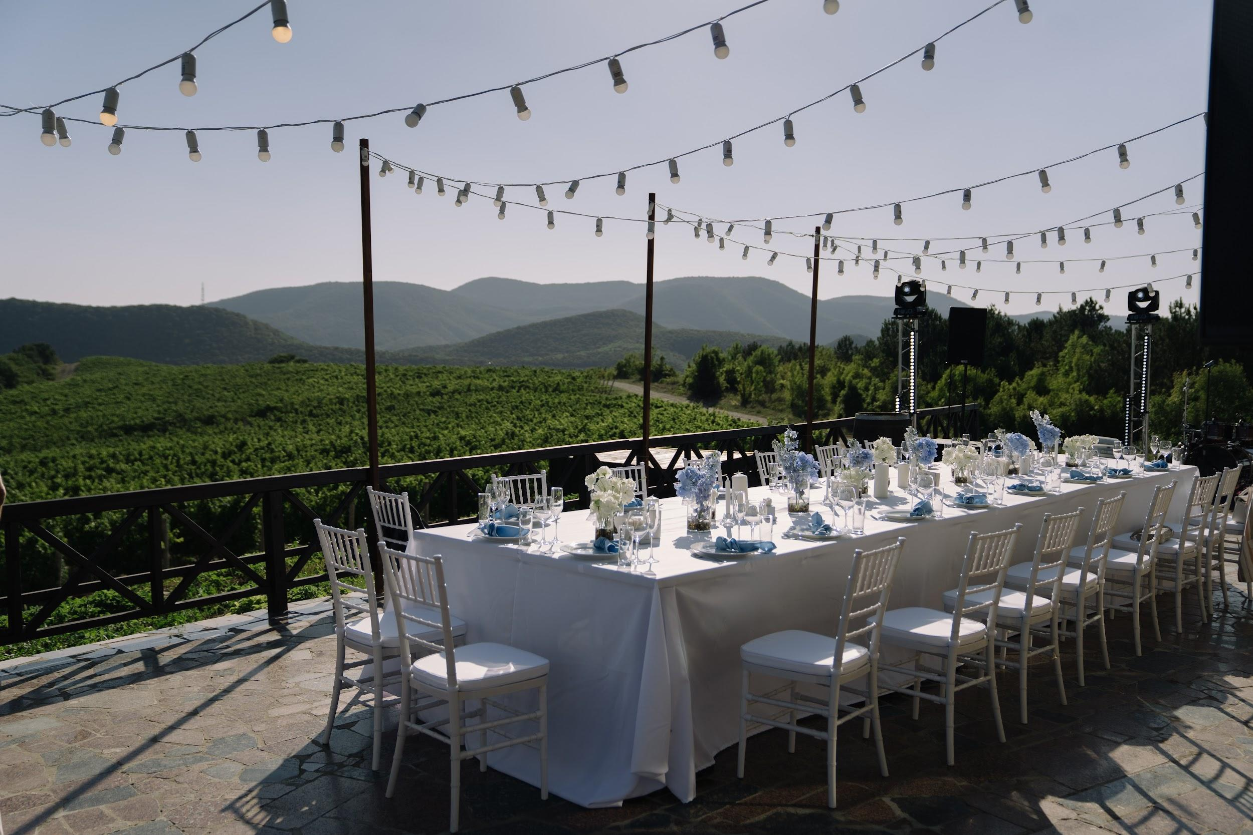 Декор Праздничная атмосфера. Подрядчики и друзья сети свадебных площадок House for wedding