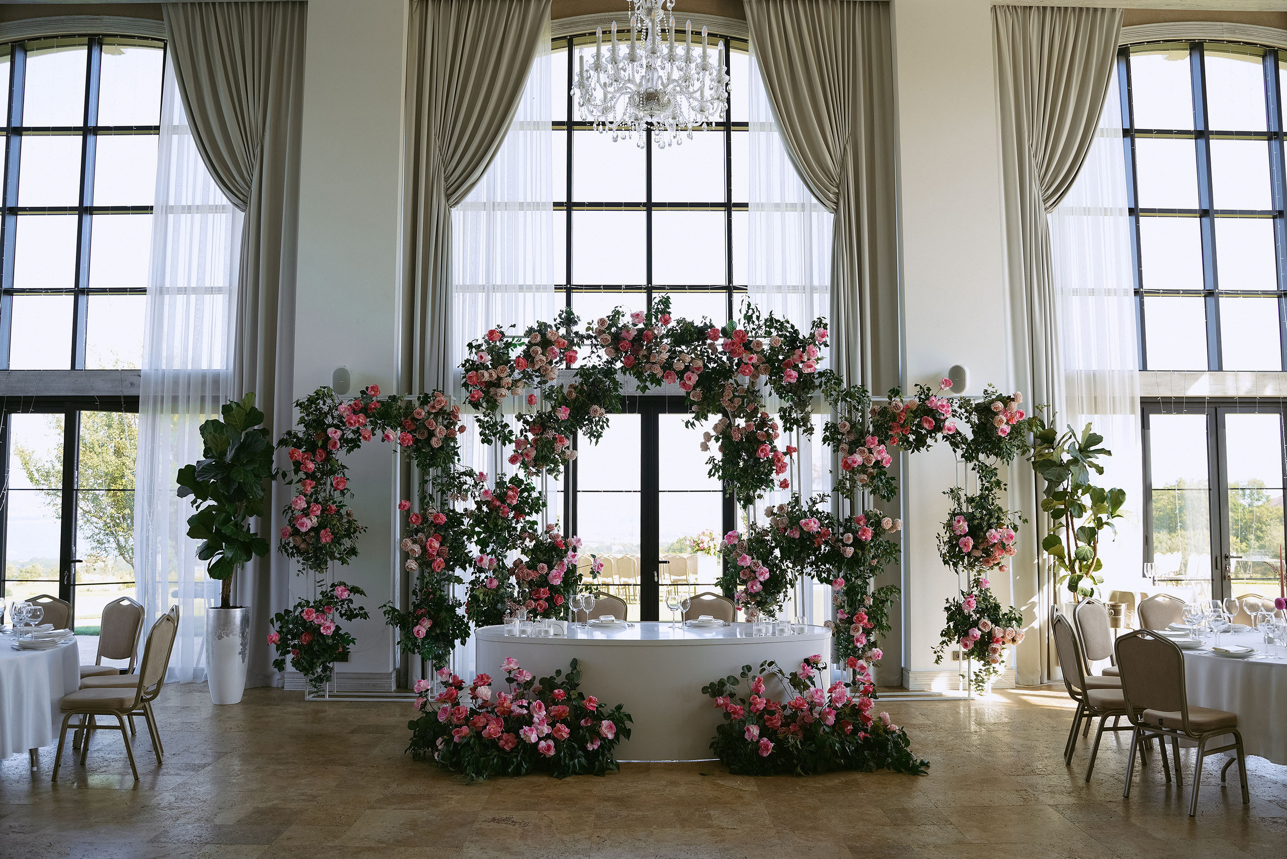 Декор Праздничная атмосфера. Подрядчики и друзья сети свадебных площадок House for wedding