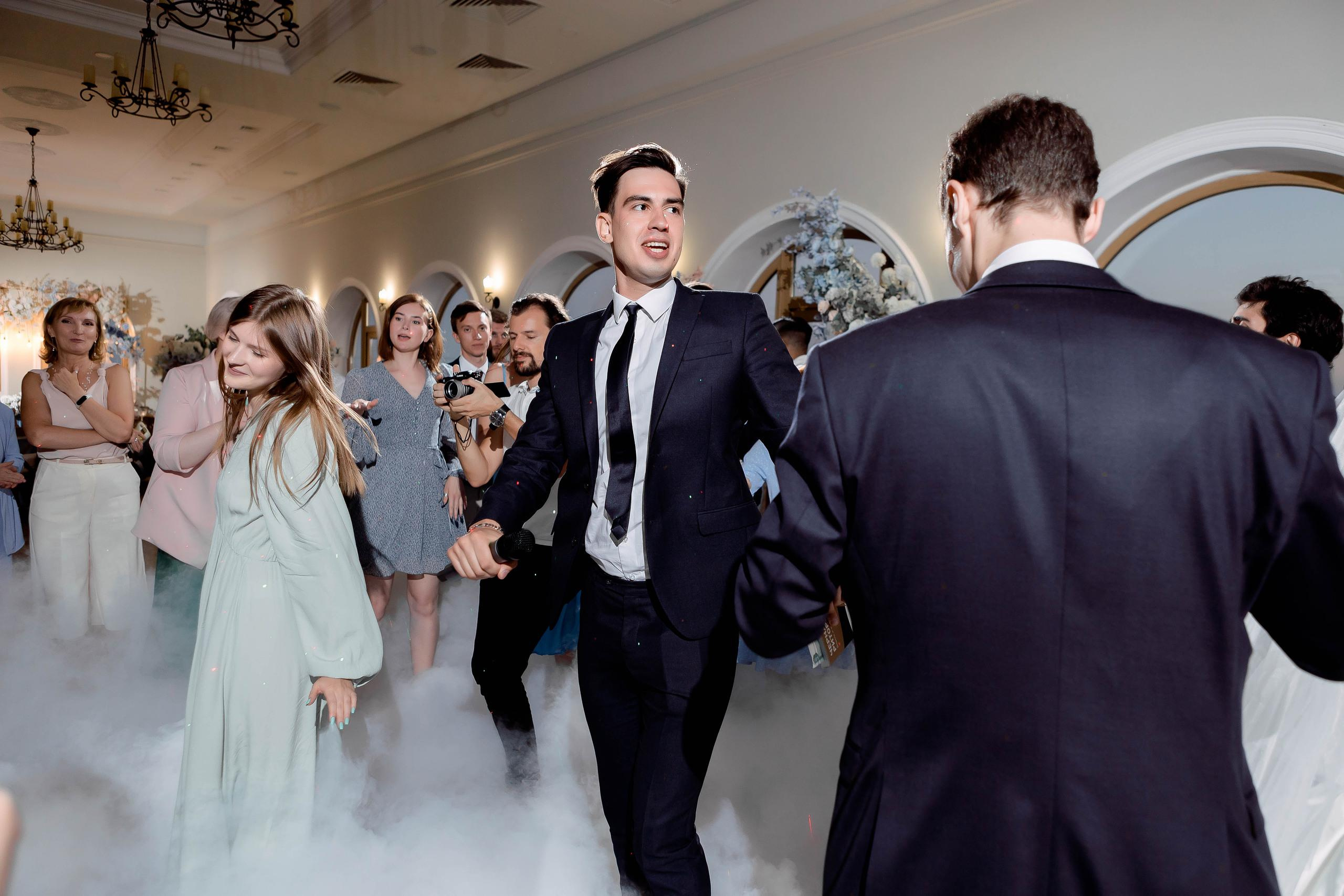 Ведущий Колычев дом у моря. Подрядчики и друзья сети свадебных площадок House for wedding