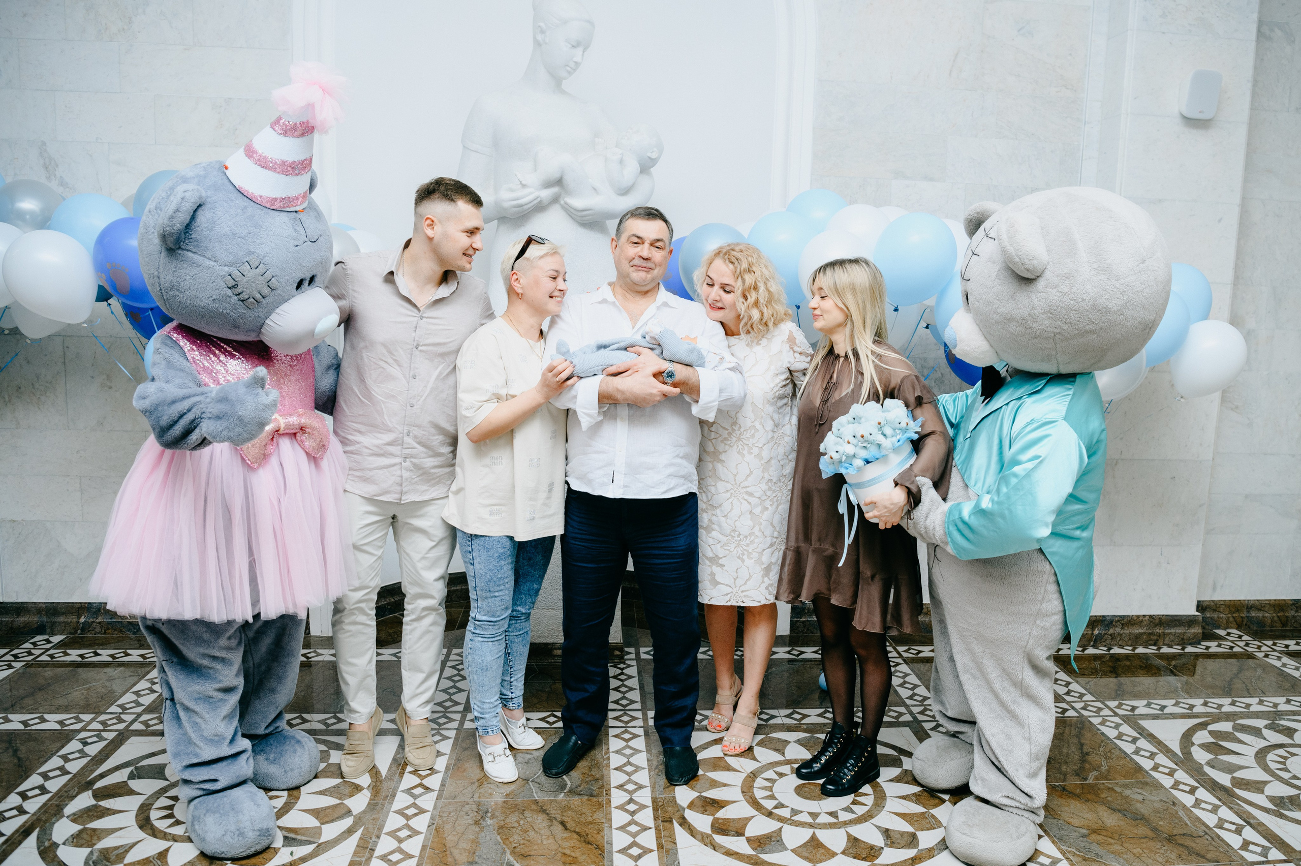 Выписка Владимира. Снегиревка. Фотограф на выписку из роддома в Москве и МО