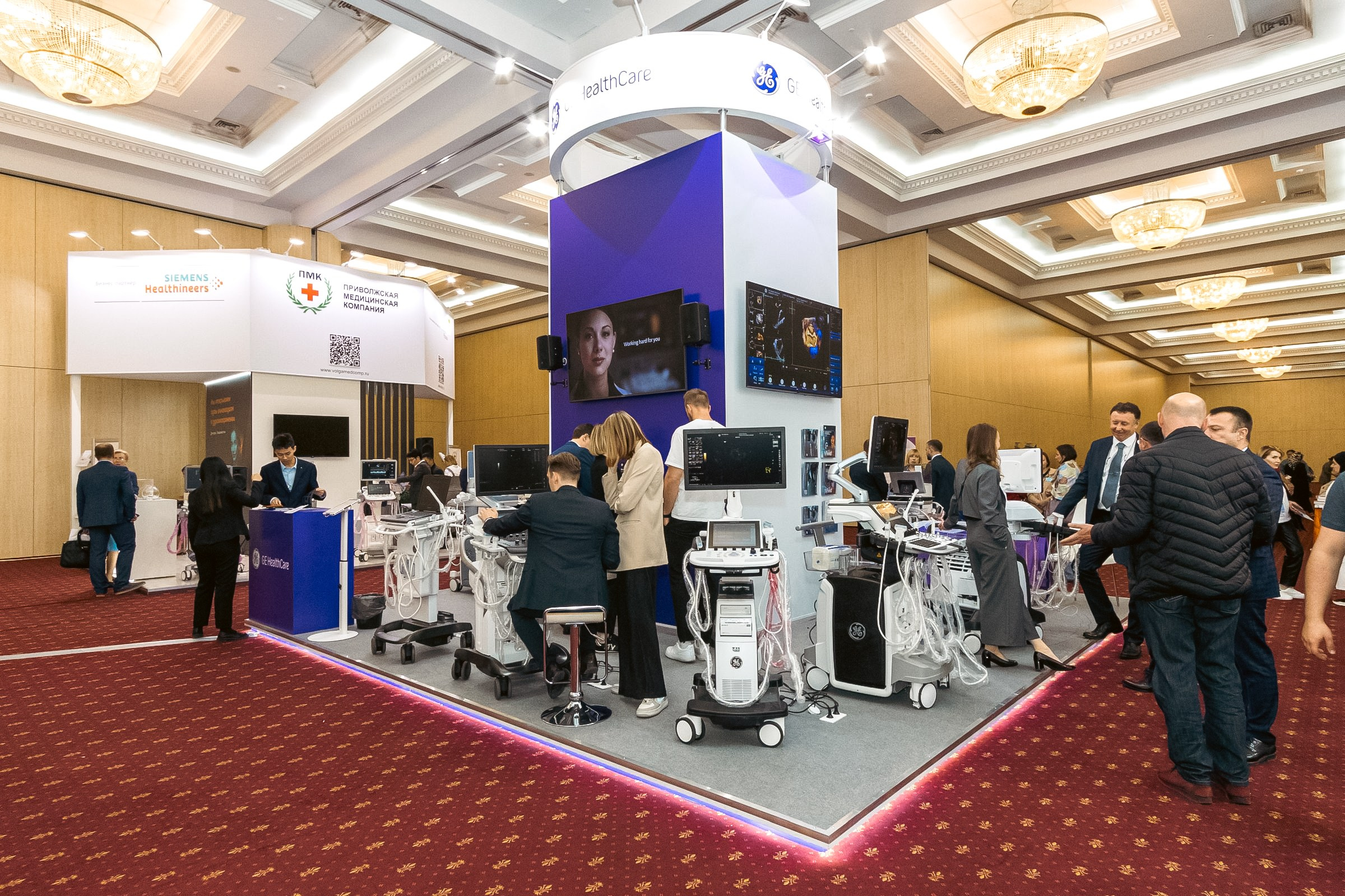 Съёмка стенда на выставке. Фотограф на мероприятие в Москве Марик