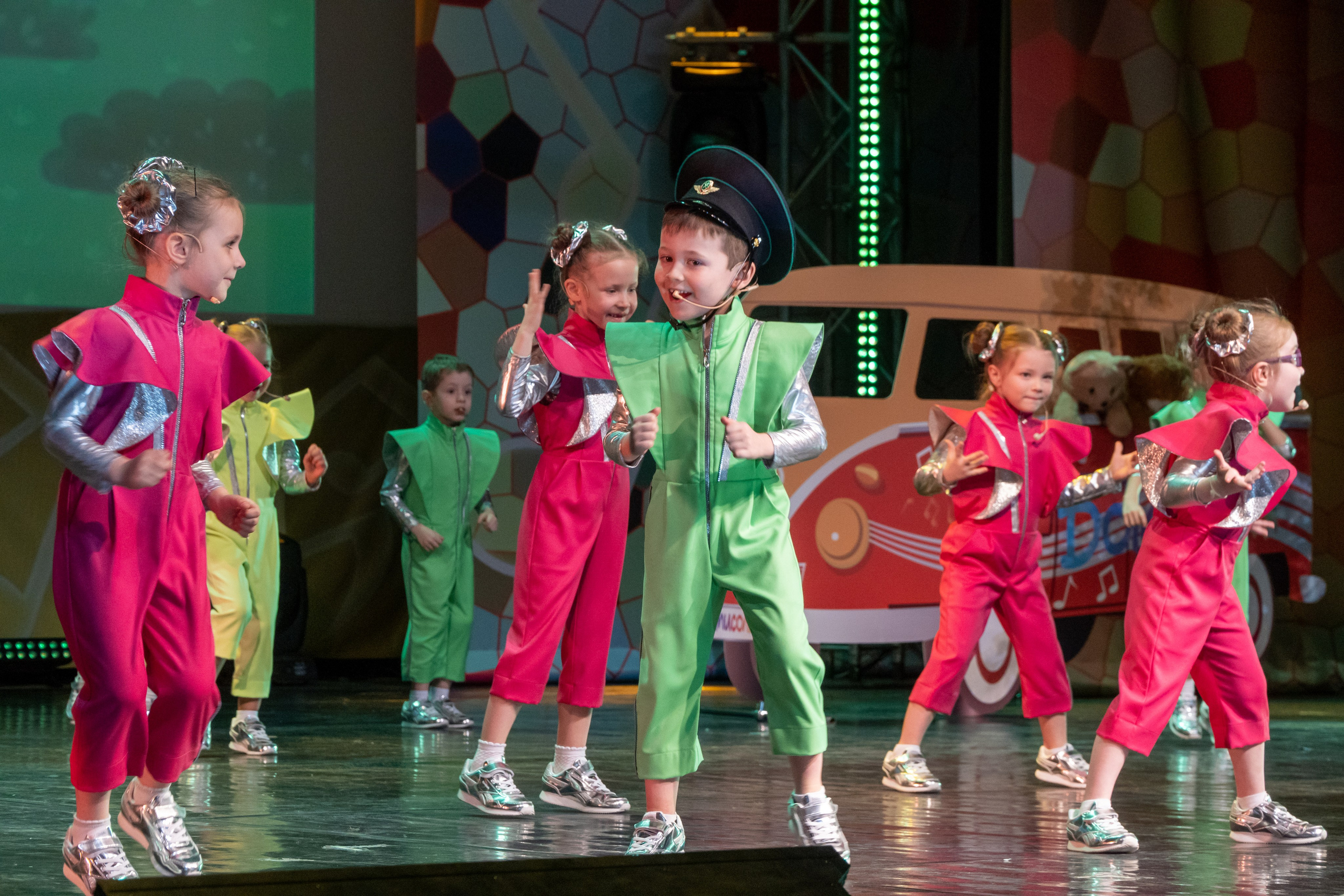 Съёмка концерта для Домисольки, большой концертный зал Космос. «Студия DRONAVT`s» — видеосъёмка и фотография г. Москва