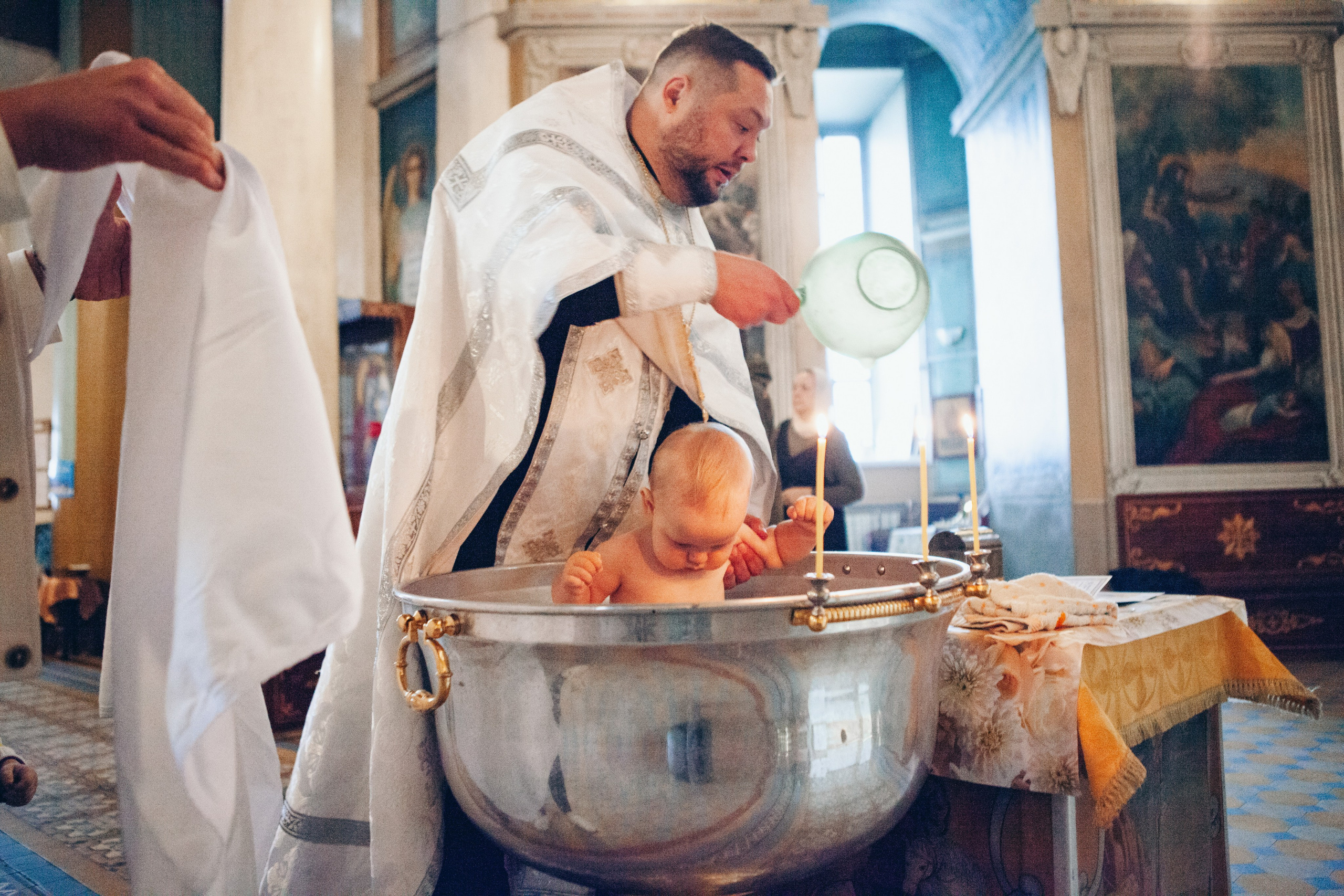 Крещение ребенка в церкви. Фотограф Ольга Ефремова