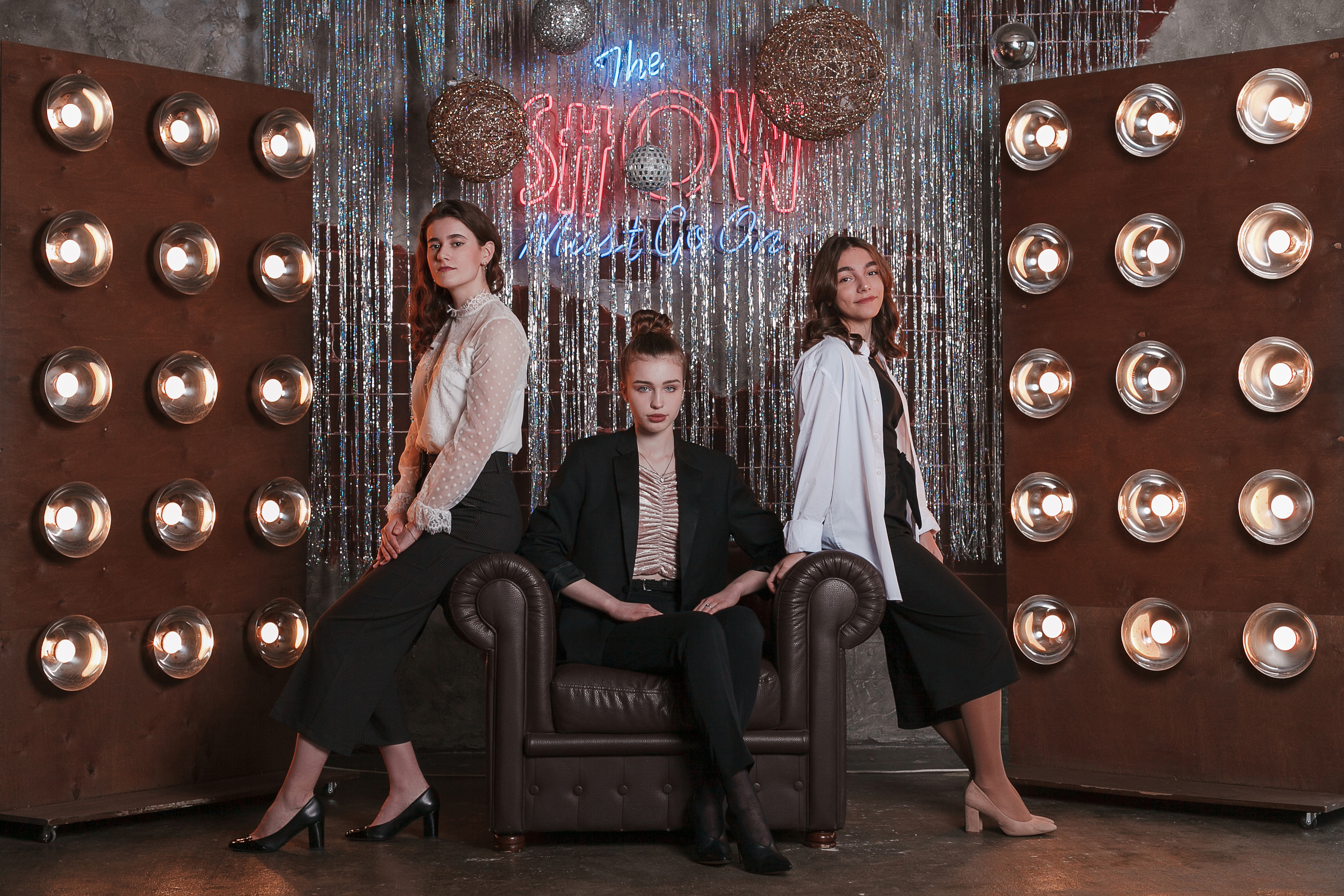 11 классы г. Иваново. Ирина Коновалова школьный фотограф. Выпускные альбомы Ярославль