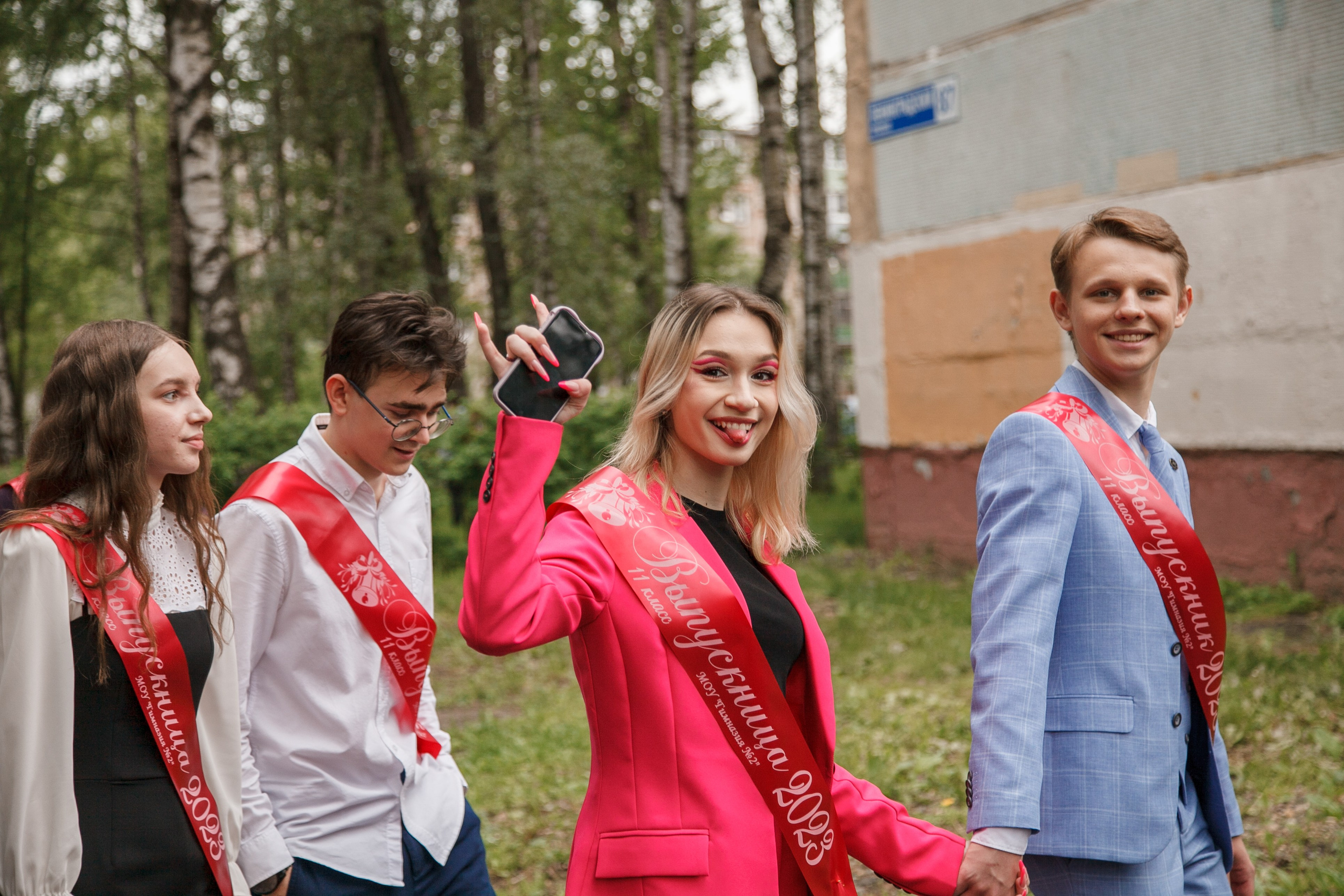 Последний звонок. Ирина Коновалова школьный фотограф. Выпускные альбомы Ярославль