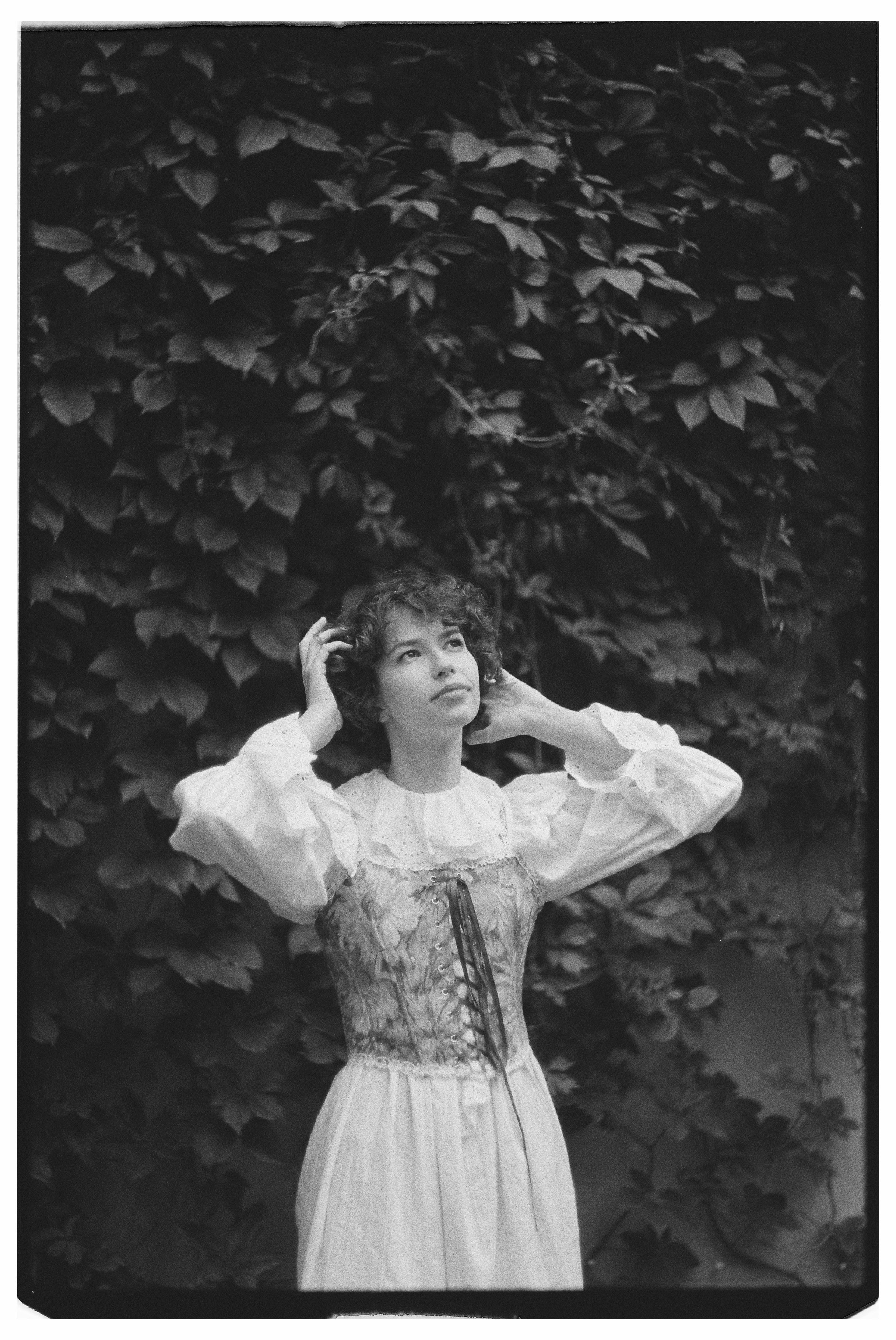 Прогулочная портретная фотосессия на плёнку для Полины в СПб. Светлана Гопанюк. Портретный фотограф. Санкт-Петербург. СПб