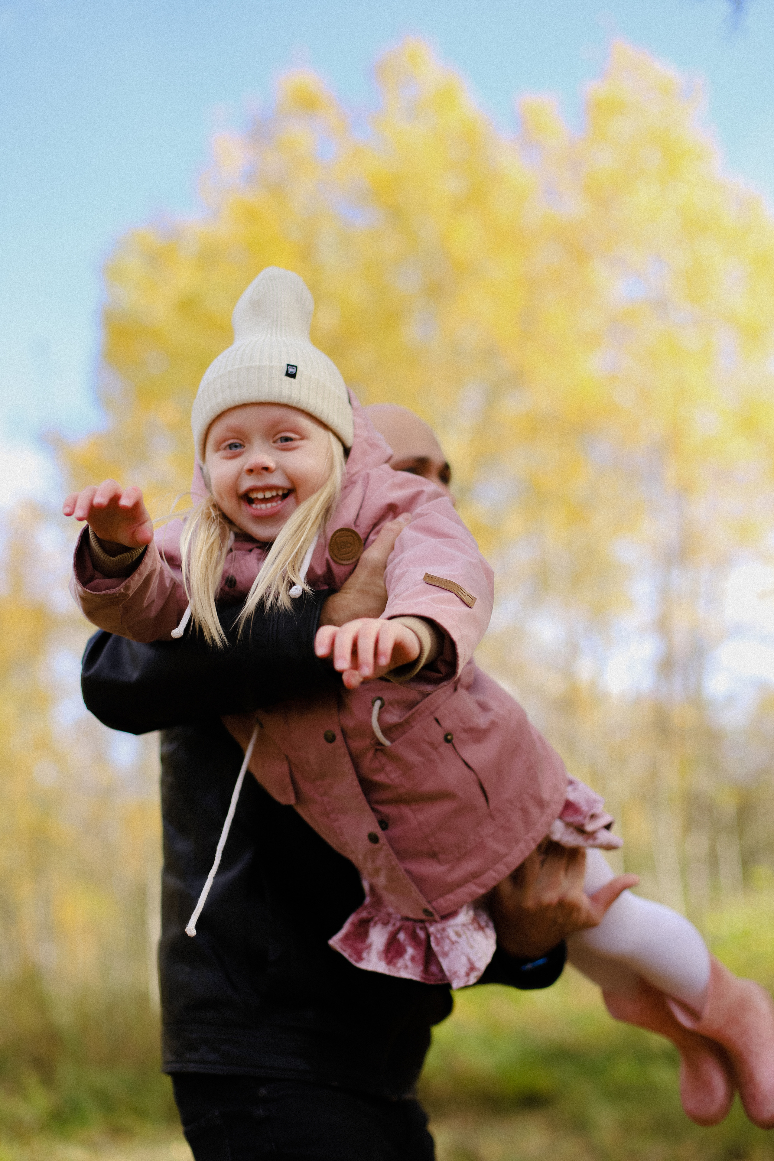 Прогулка в лесу. Фотограф в Алматы и Москве Даша Пушкина