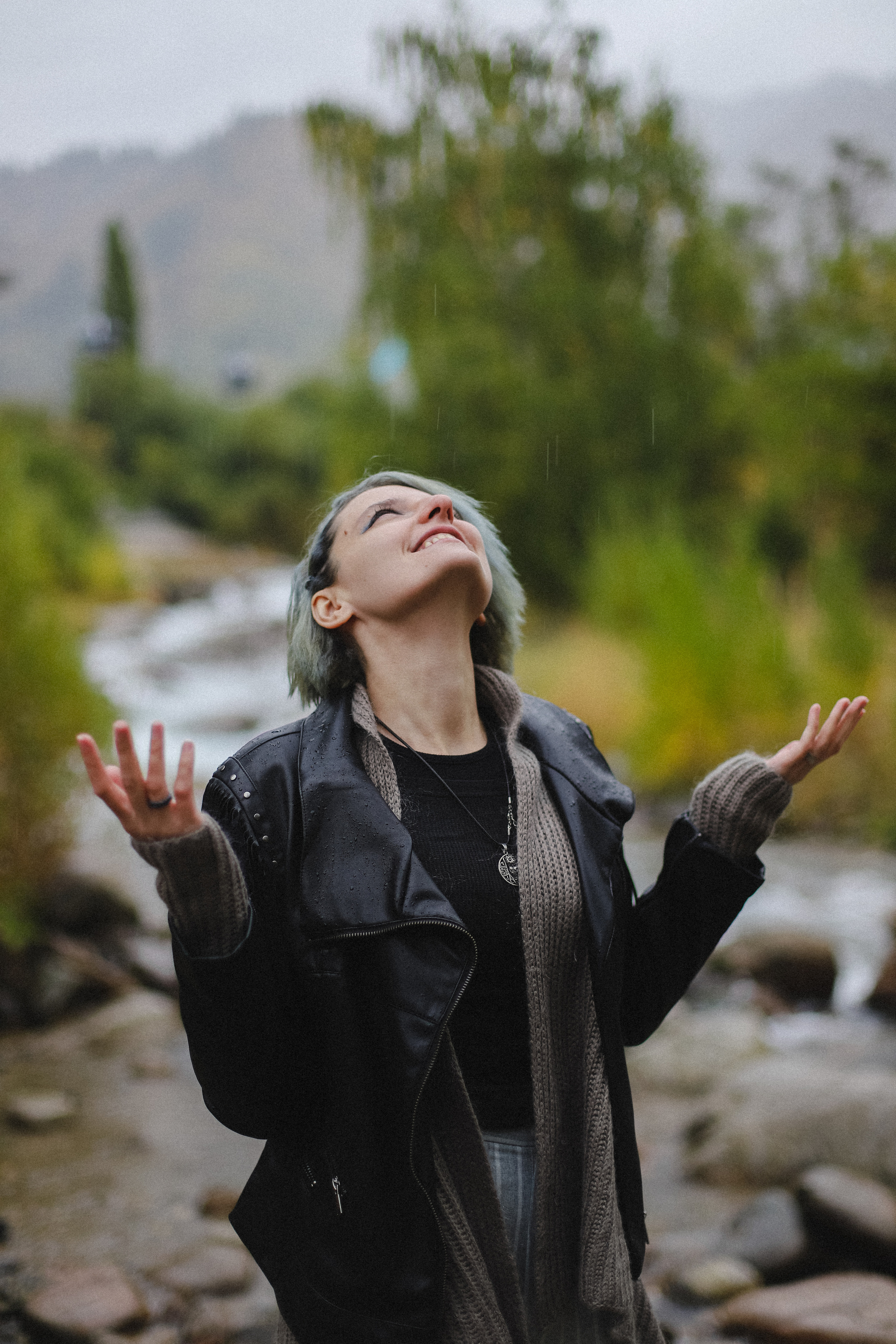 Дождь в горах. Фотограф в Алматы и Москве Даша Пушкина