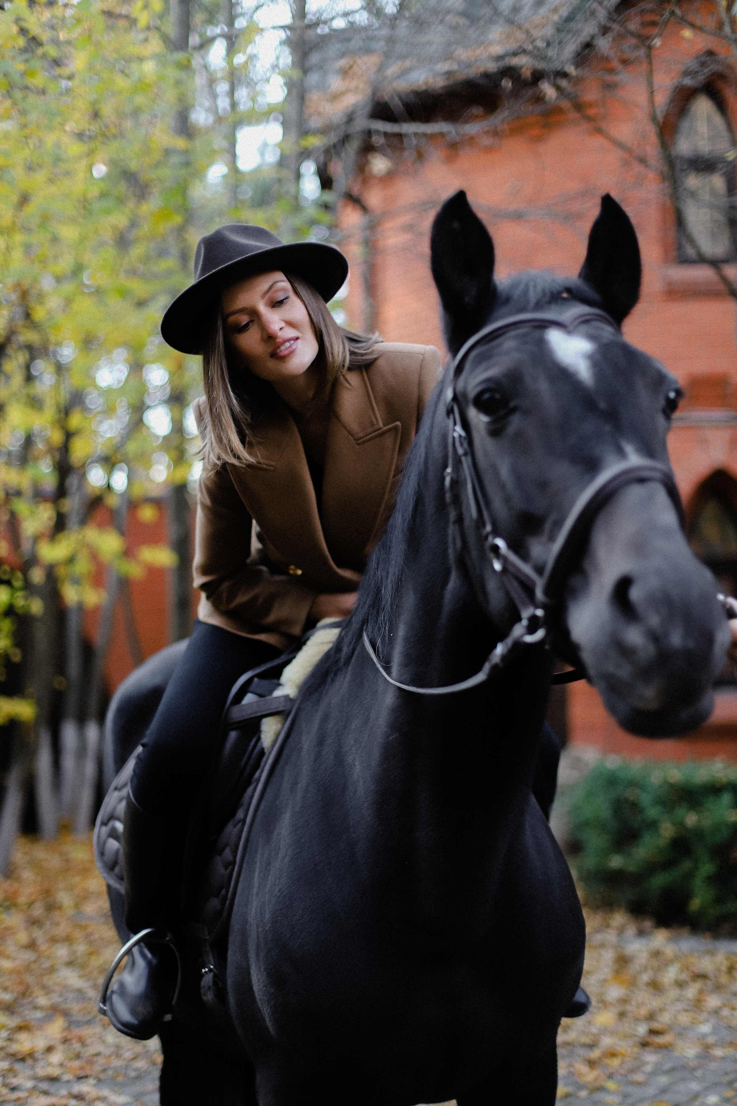 На конюшне. Фотограф в Алматы и Москве Даша Пушкина
