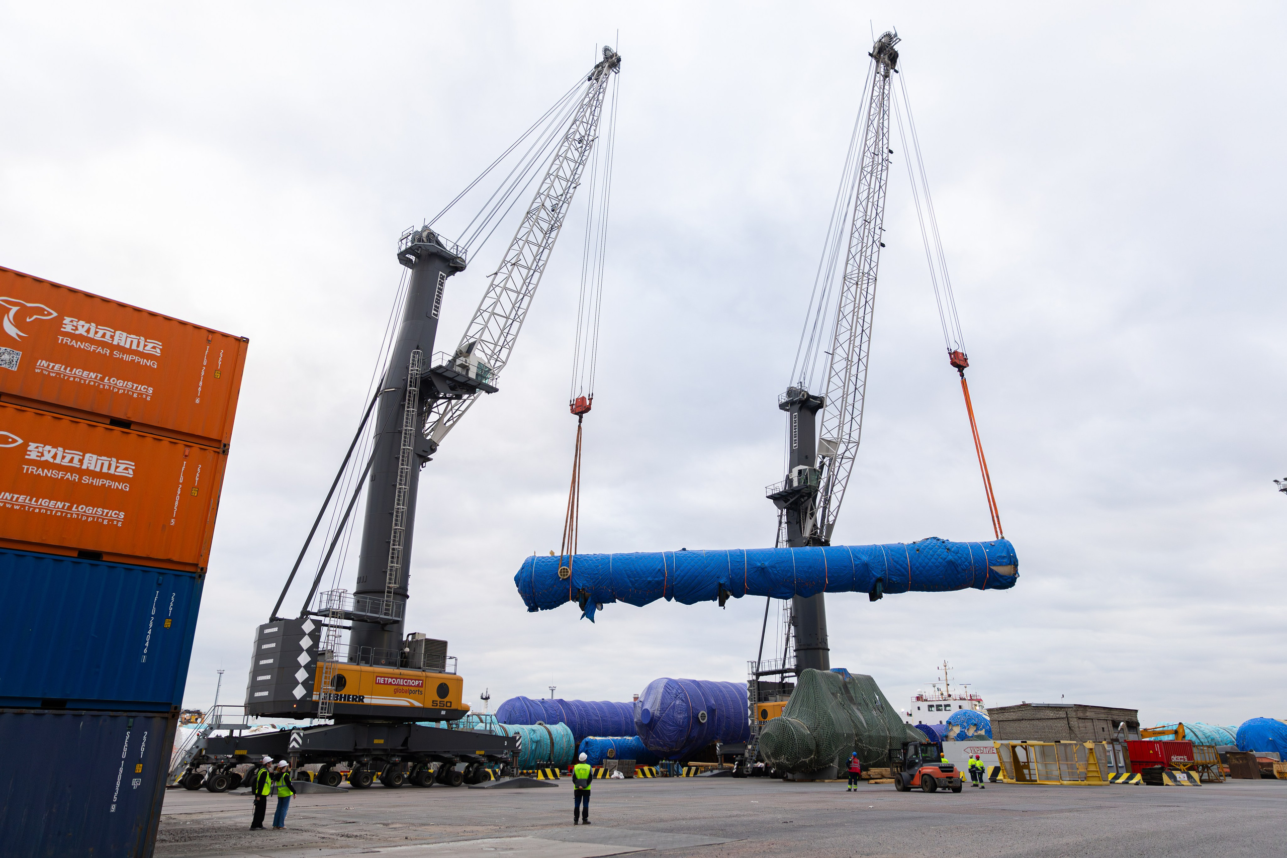 Разгрузка в порту. Снимаю съемки
