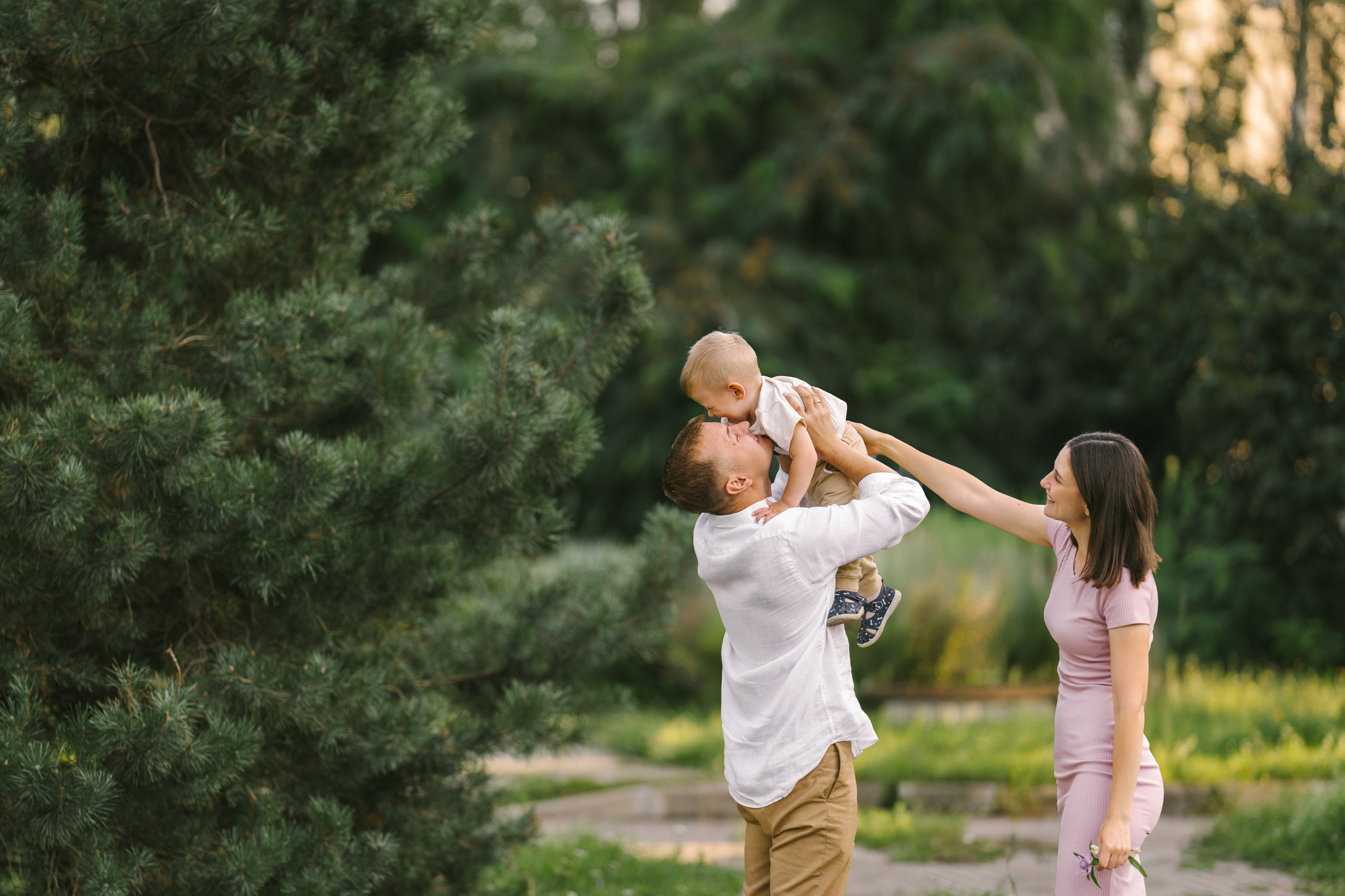 Семейная фотосессия в парке. Детский, семейный и ньюборн фотограф в Москве Юлия Шуарт
