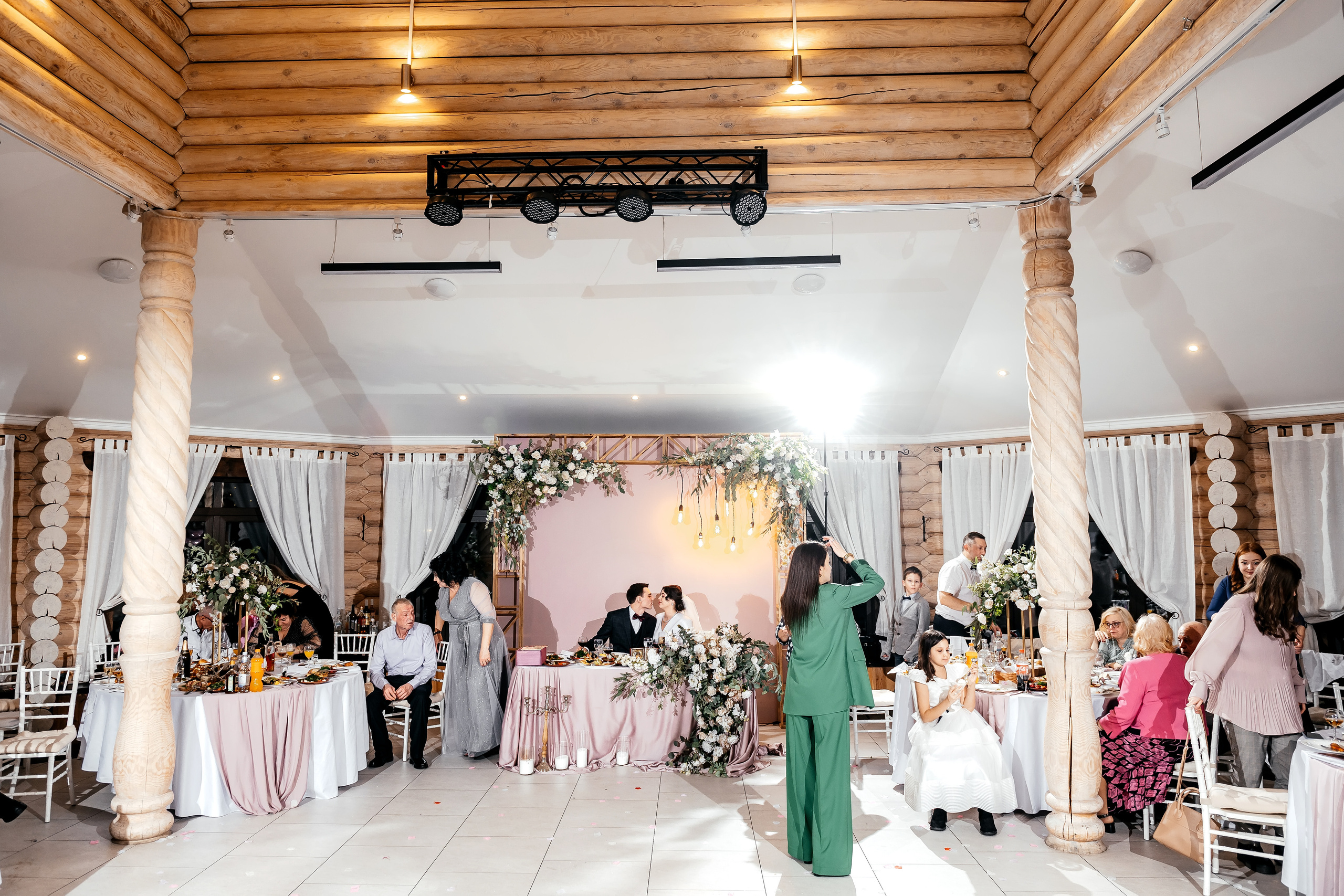 Зимняя свадьба в Загородном клубе «Барин». Свадебный и семейный фотограф Виктория Носачёва. Щелково, Москва и МО