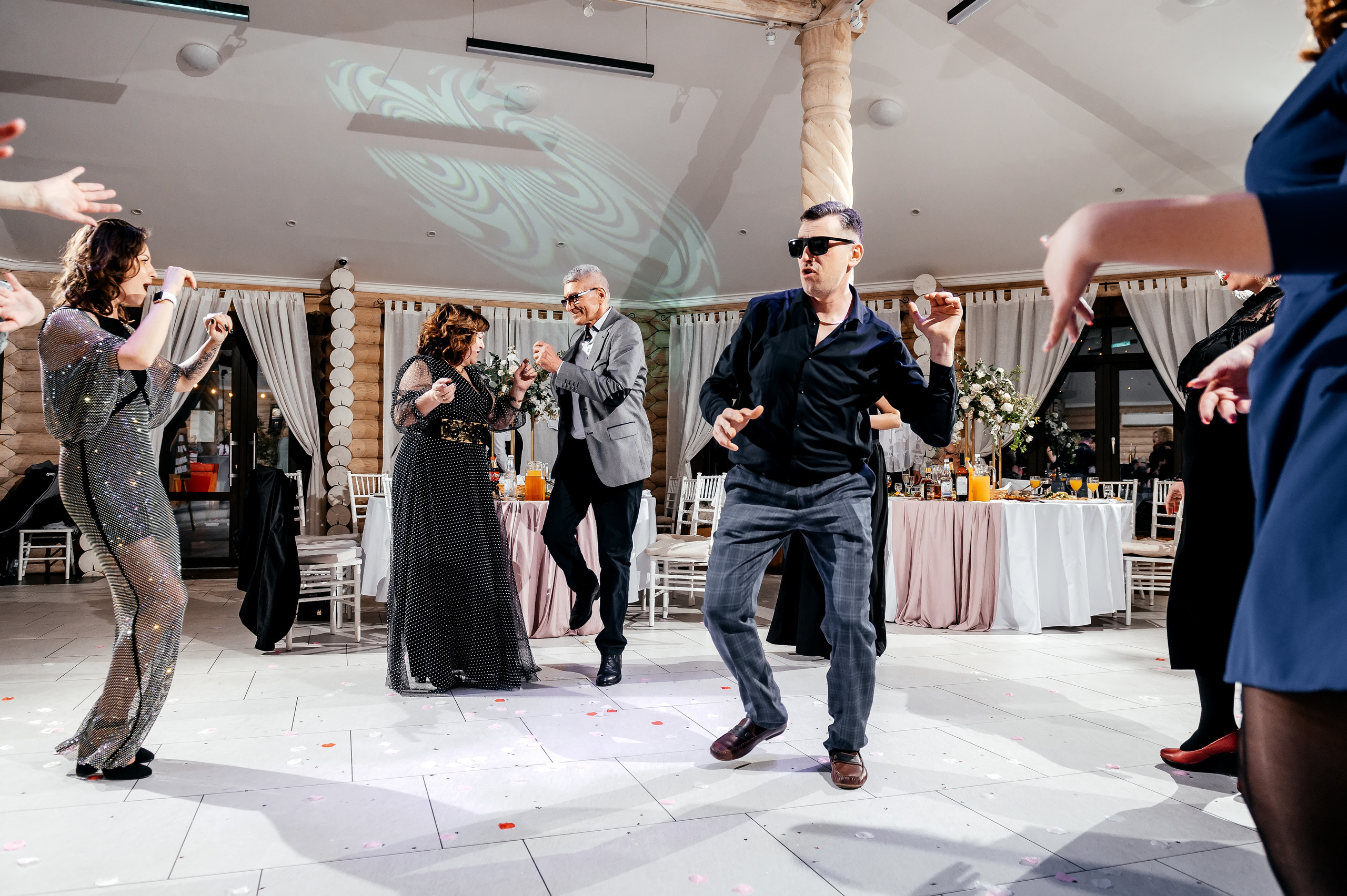 Зимняя свадьба в Загородном клубе «Барин». Свадебный и семейный фотограф Виктория Носачёва. Щелково, Москва и МО