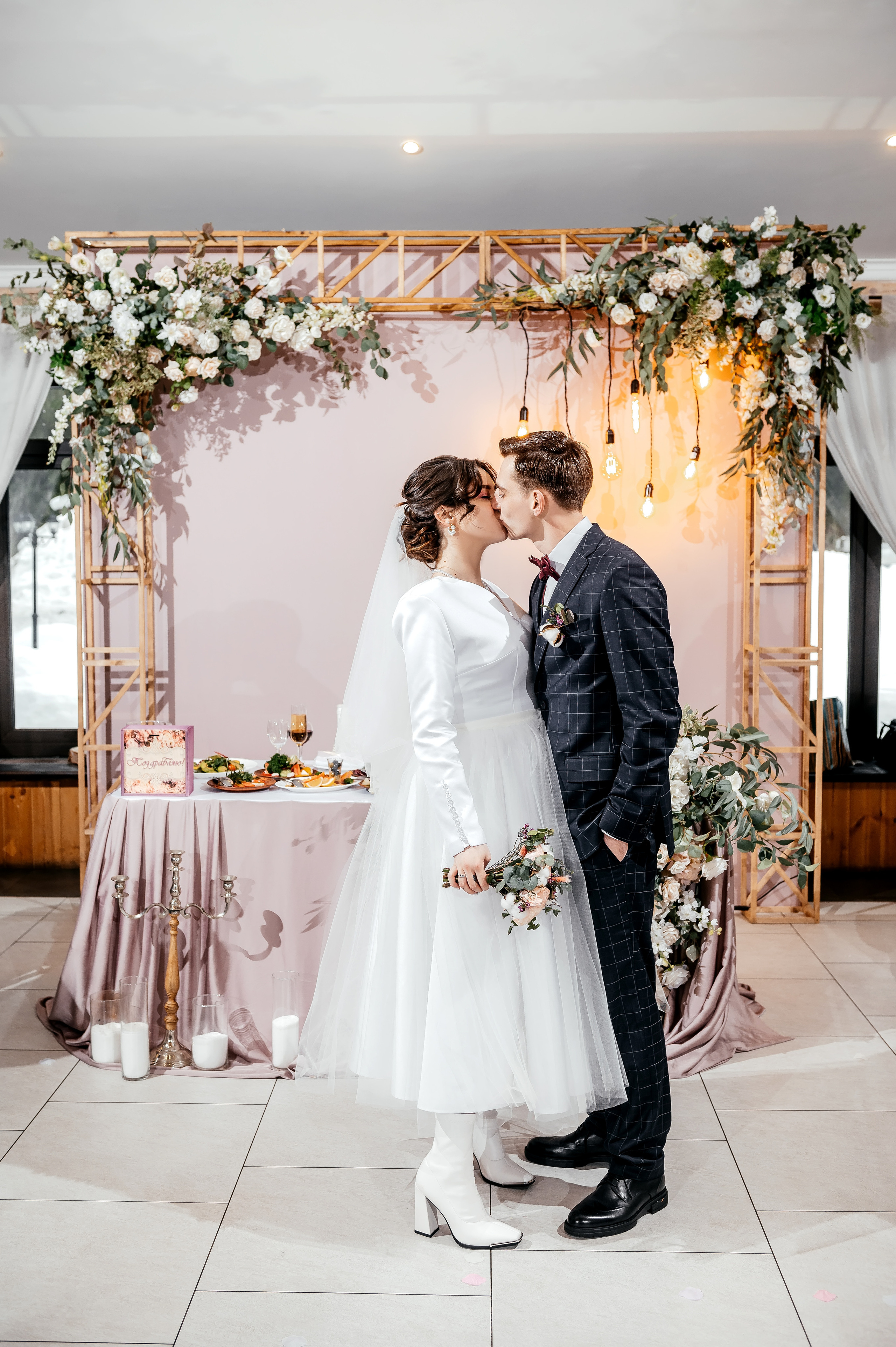 Зимняя свадьба в Загородном клубе «Барин». Свадебный и семейный фотограф Виктория Носачёва. Щелково, Москва и МО