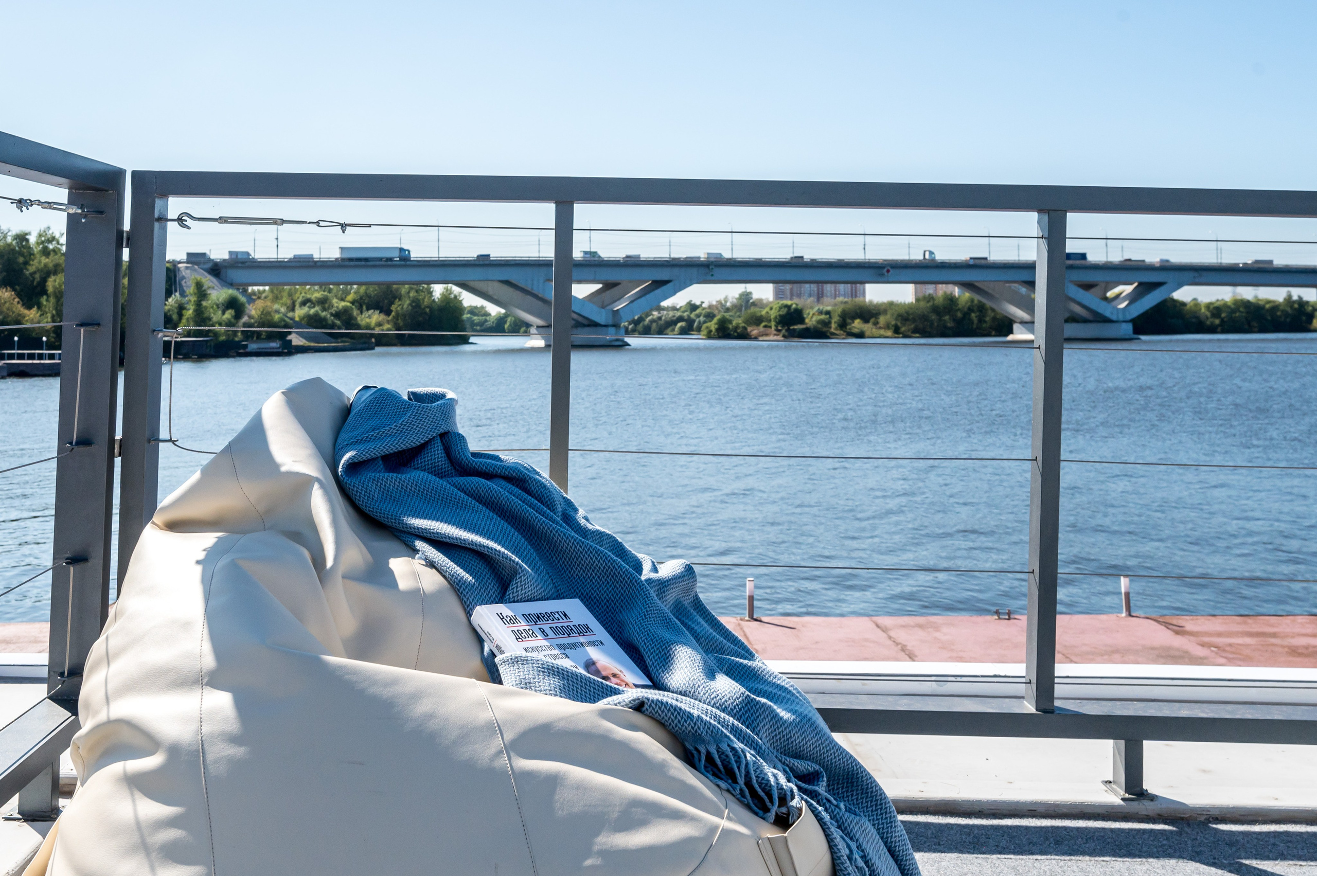 Хаусботы для вечеринок и бизнес-встреч. Интерьерный Фотограф Москва Криста FLY Труфанова