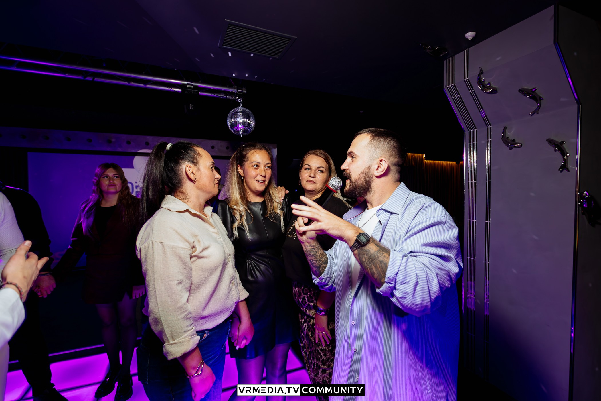 Караоке-бар «Volna»: Friends day или день дружбана