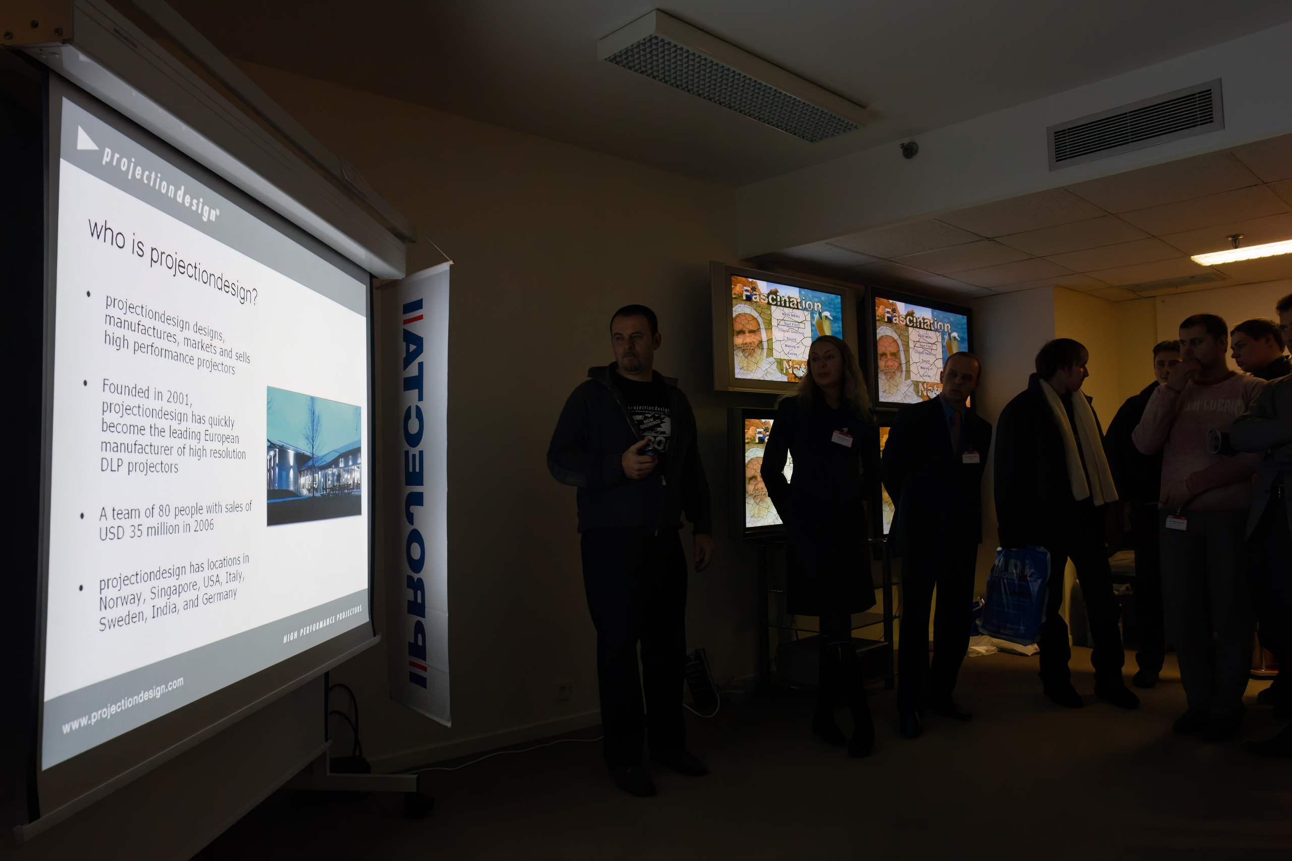 Уникальная выставка Hi-Fi HDI Show в 2006 в Ирис Конгресс Отеле. Фотограф — видеограф в Москве Дмитрий Менделеев