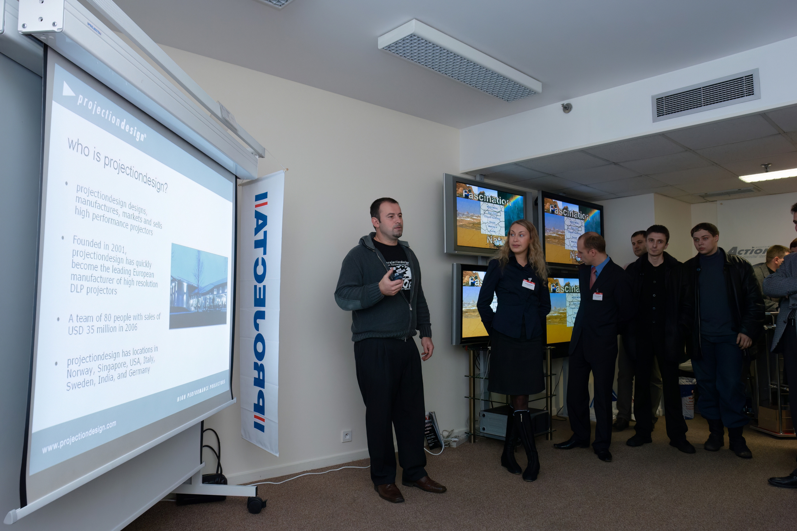 Уникальная выставка Hi-Fi HDI Show в 2006 в Ирис Конгресс Отеле. Фотограф — видеограф в Москве Дмитрий Менделеев