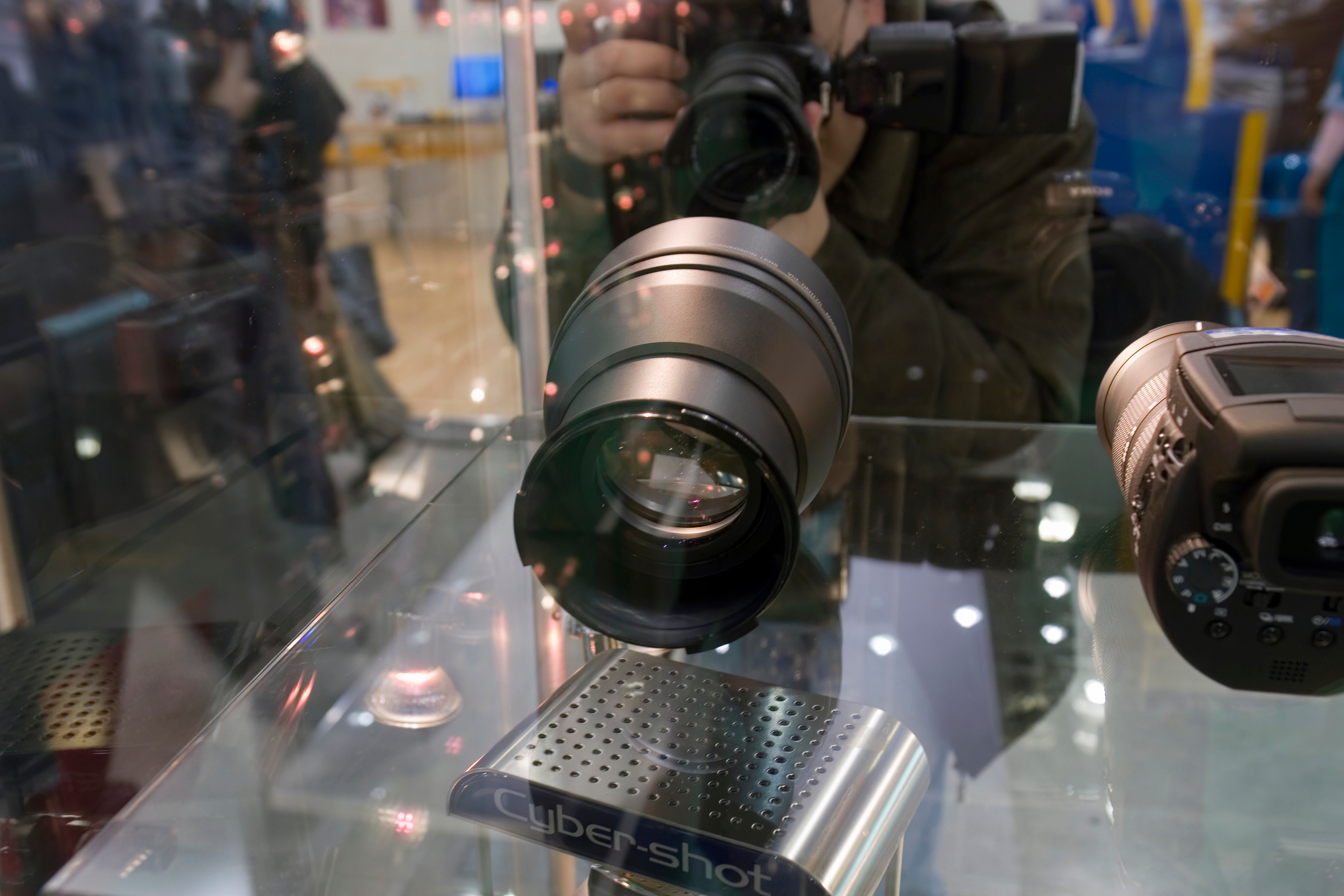 6 международная выставка Фотофорум 2006 — День 1: Часть 1. Фотограф — видеограф в Москве Дмитрий Менделеев