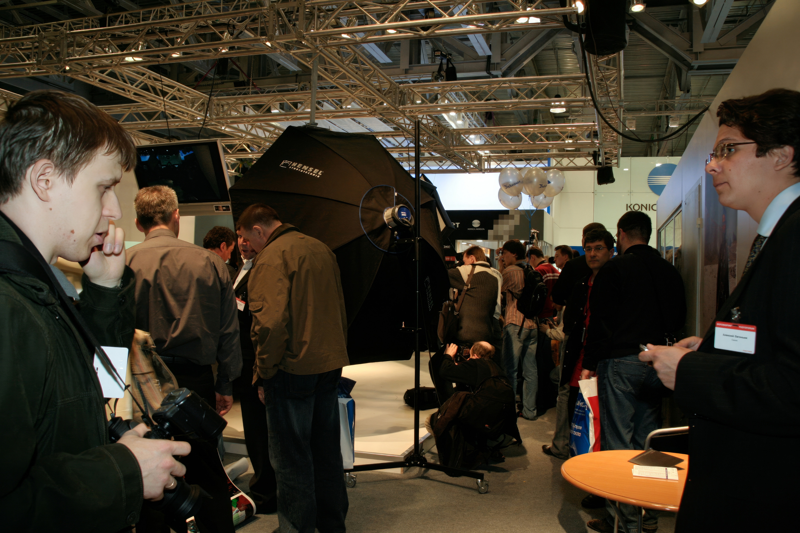 6 международная выставка в Крокус Экспо Фотофорум 2006 — День 1: Часть. Фотограф — видеограф в Москве Дмитрий Менделеев