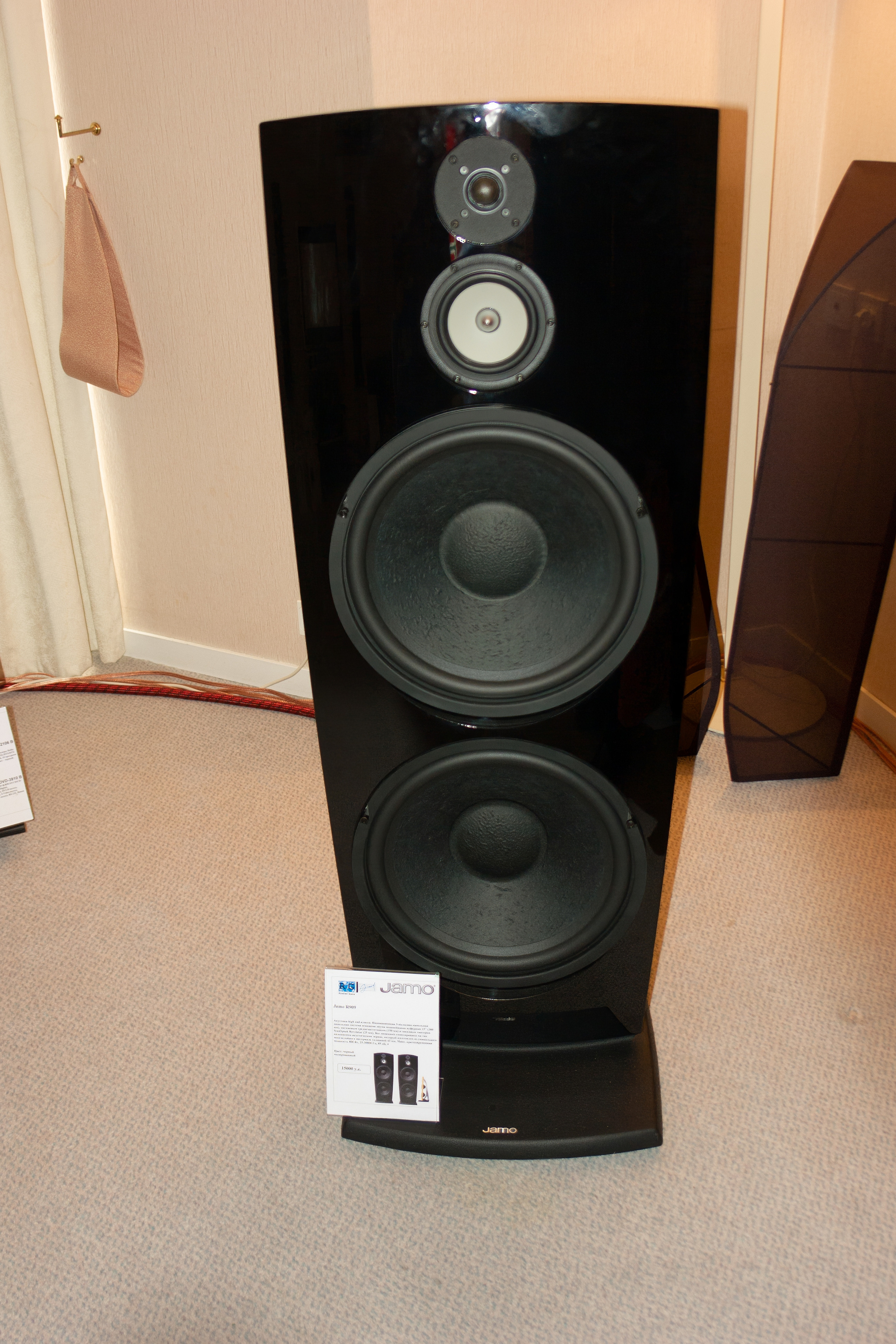 Уникальная выставка Hi-Fi HDI Show в 2006 в Ирис Конгресс Отеле. Фотограф — видеограф в Москве Дмитрий Менделеев