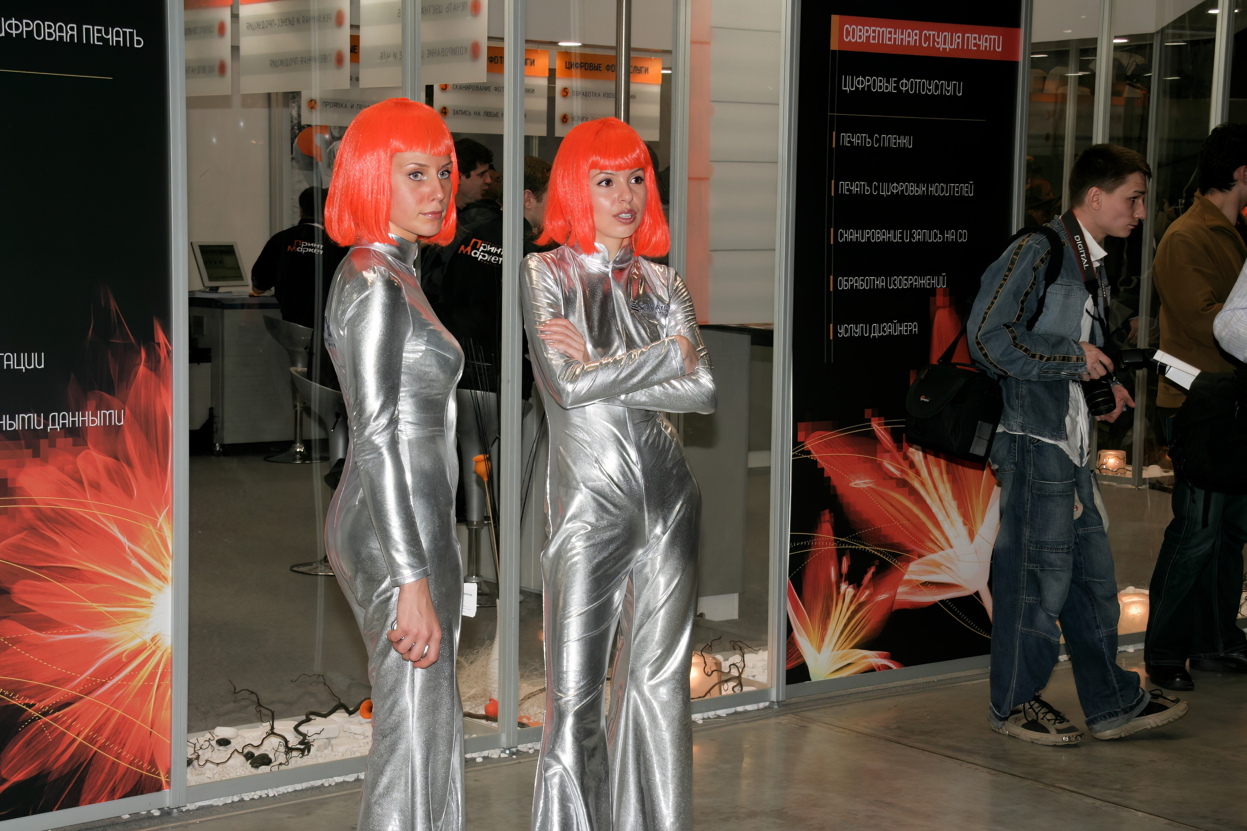 6 международная выставка Фотофорум 2006 — День 2: Часть 4. Фотограф — видеограф в Москве Дмитрий Менделеев