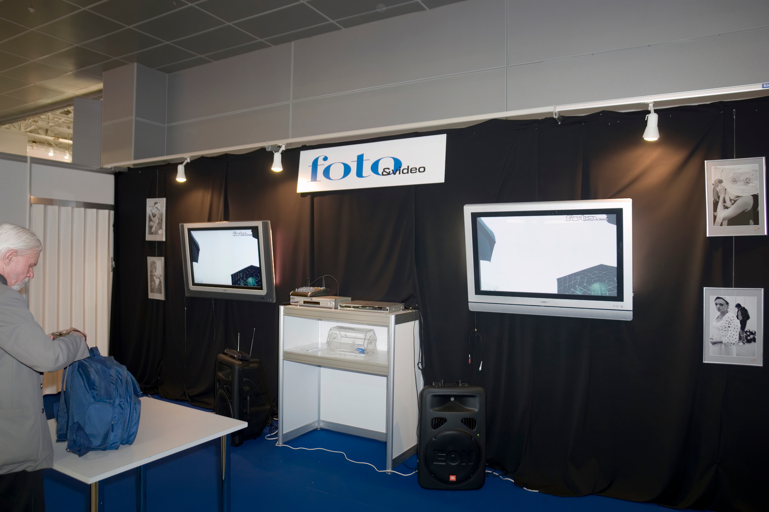 6 международная выставка Фотофорум 2006 — День 1: Часть 1. Фотограф — видеограф в Москве Дмитрий Менделеев