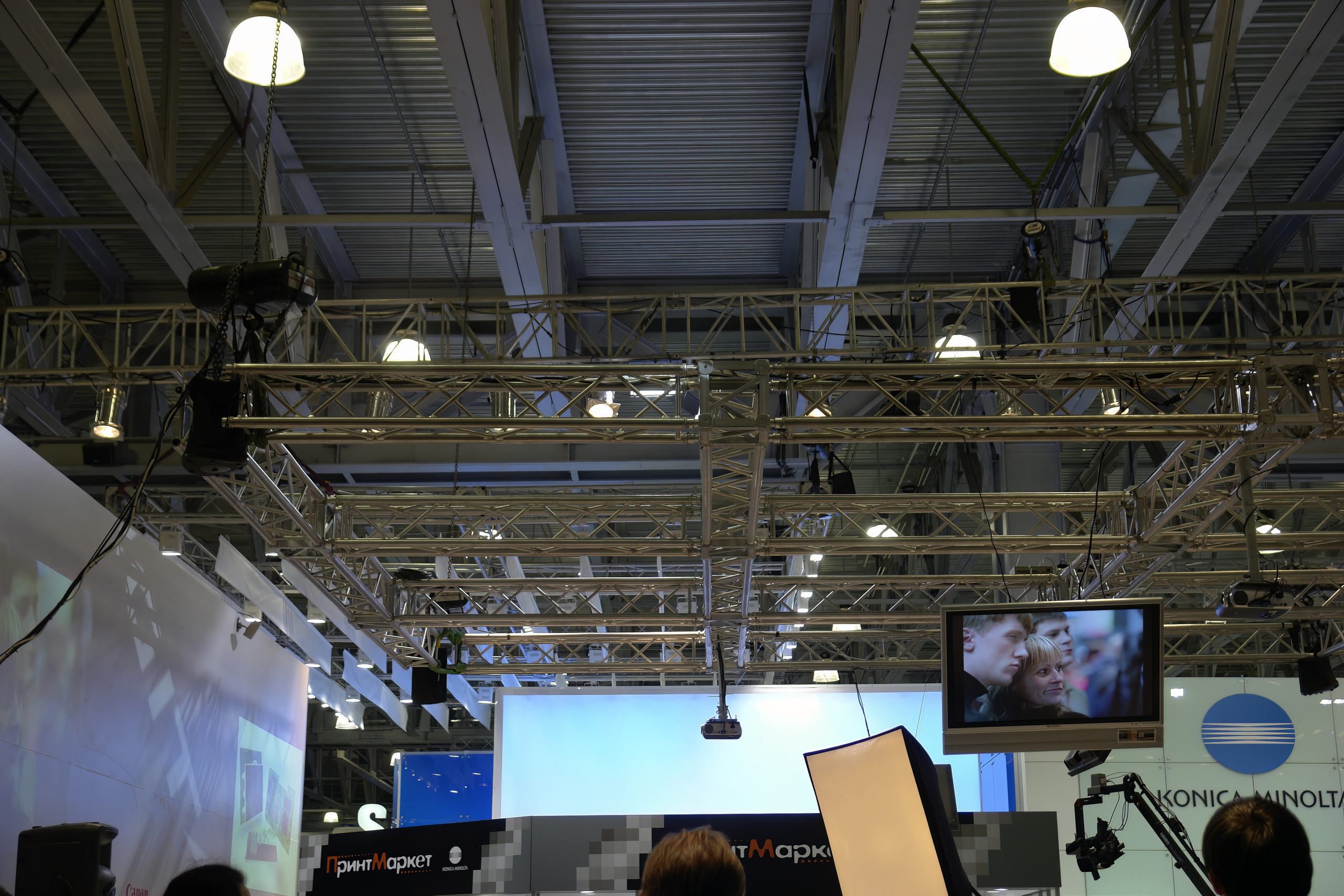 6 международная выставка Фотофорум 2006 — День 2: Часть 3. Фотограф — видеограф в Москве Дмитрий Менделеев