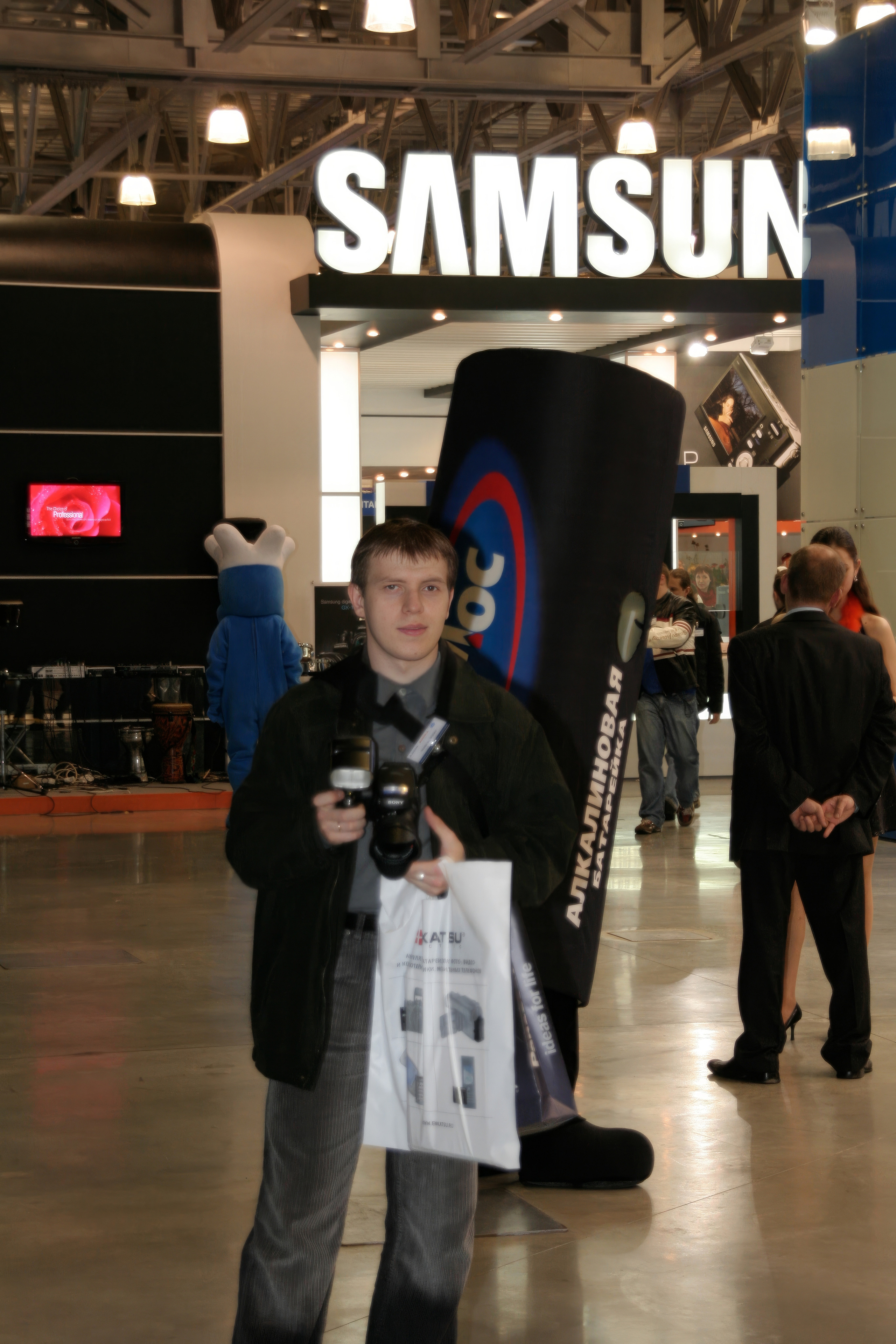 6 международная выставка в Крокус Экспо Фотофорум 2006 — День 1: Часть. Фотограф — видеограф в Москве Дмитрий Менделеев