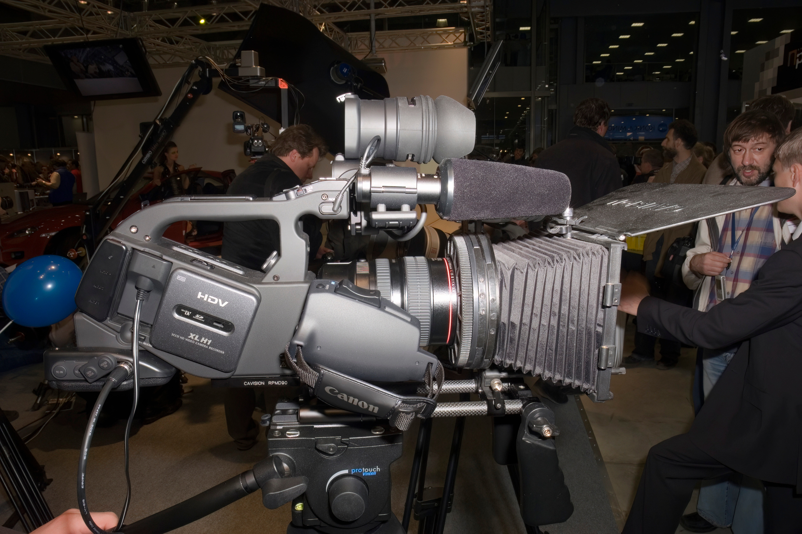 6 международная выставка Фотофорум 2006 — День 1: Часть 1. Фотограф — видеограф в Москве Дмитрий Менделеев