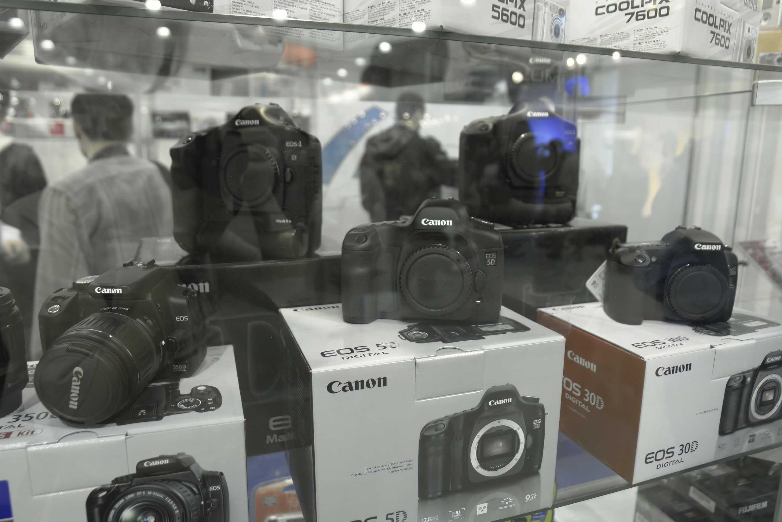 6 международная выставка Фотофорум 2006 — День 2: Часть 3. Фотограф — видеограф в Москве Дмитрий Менделеев