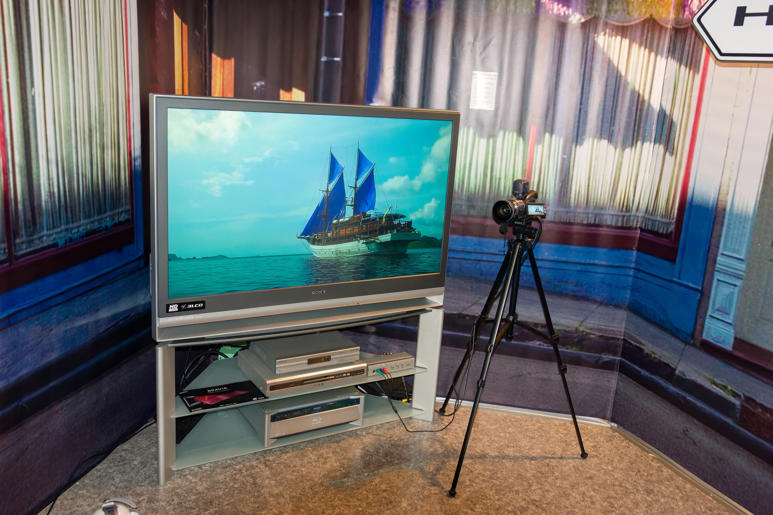 Уникальная выставка Hi-Fi HDI Show в 2006 в Ирис Конгресс Отеле. Фотограф — видеограф в Москве Дмитрий Менделеев