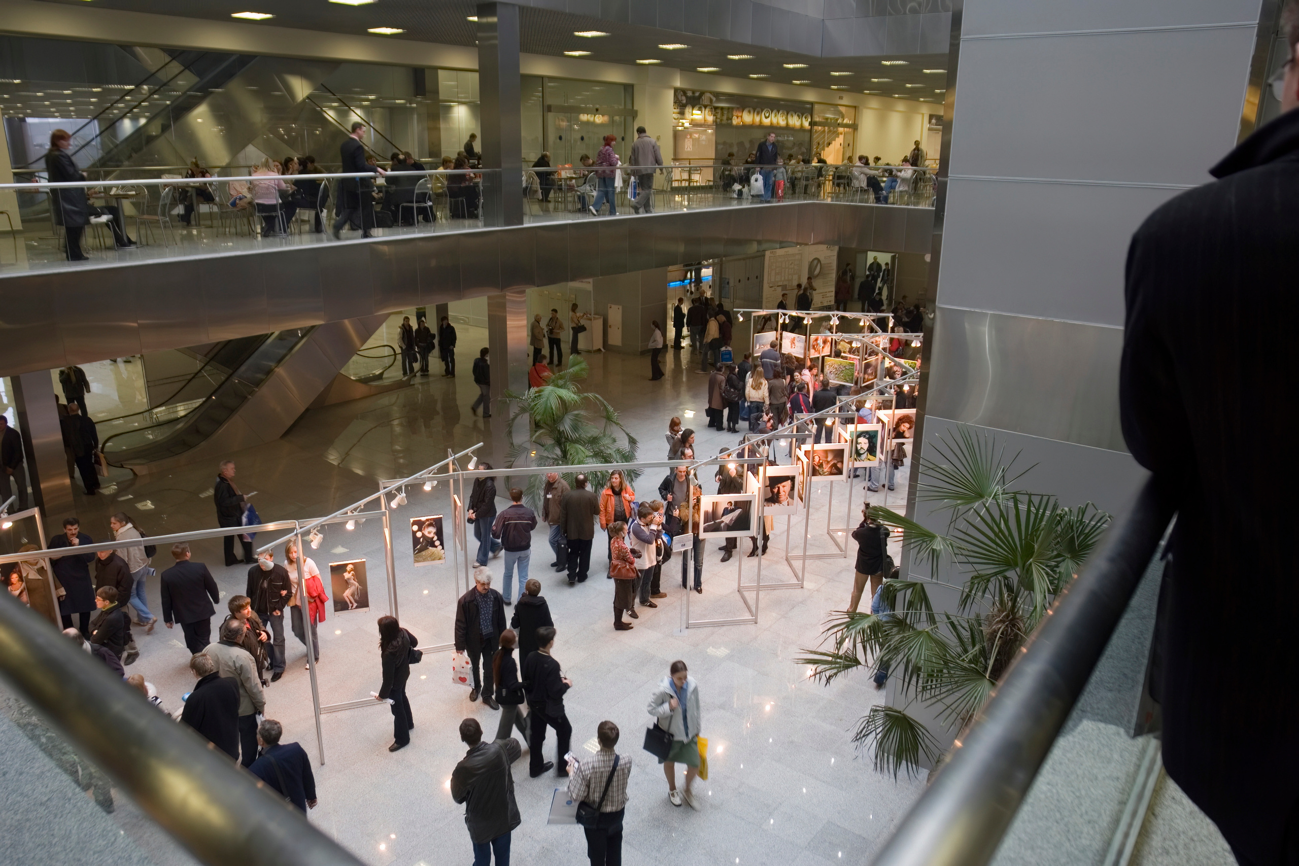 6 международная выставка Фотофорум 2006 — День 2: Часть 3. Фотограф — видеограф в Москве Дмитрий Менделеев