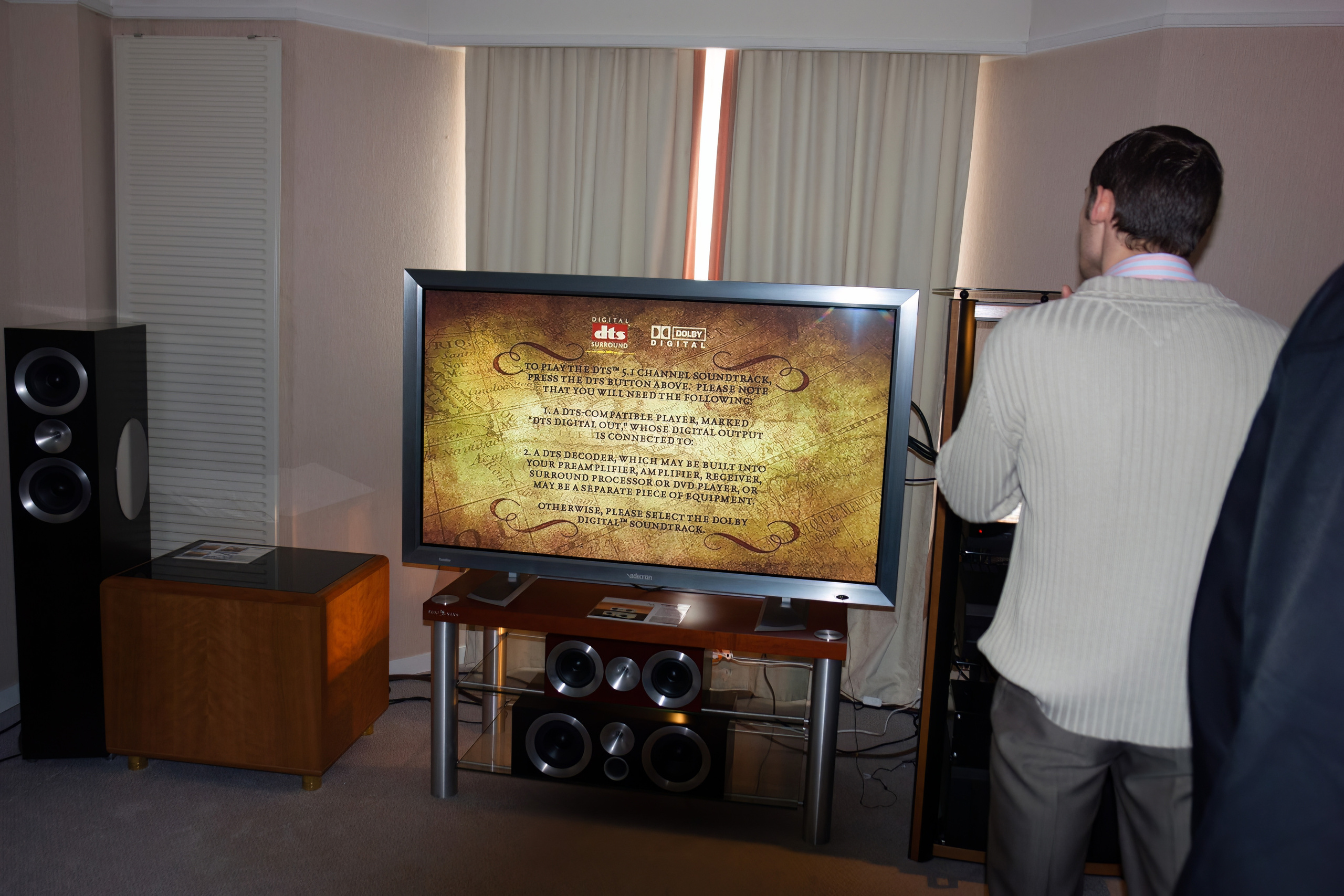 Уникальная выставка Hi-Fi HDI Show в 2006 в Ирис Конгресс Отеле. Фотограф — видеограф в Москве Дмитрий Менделеев