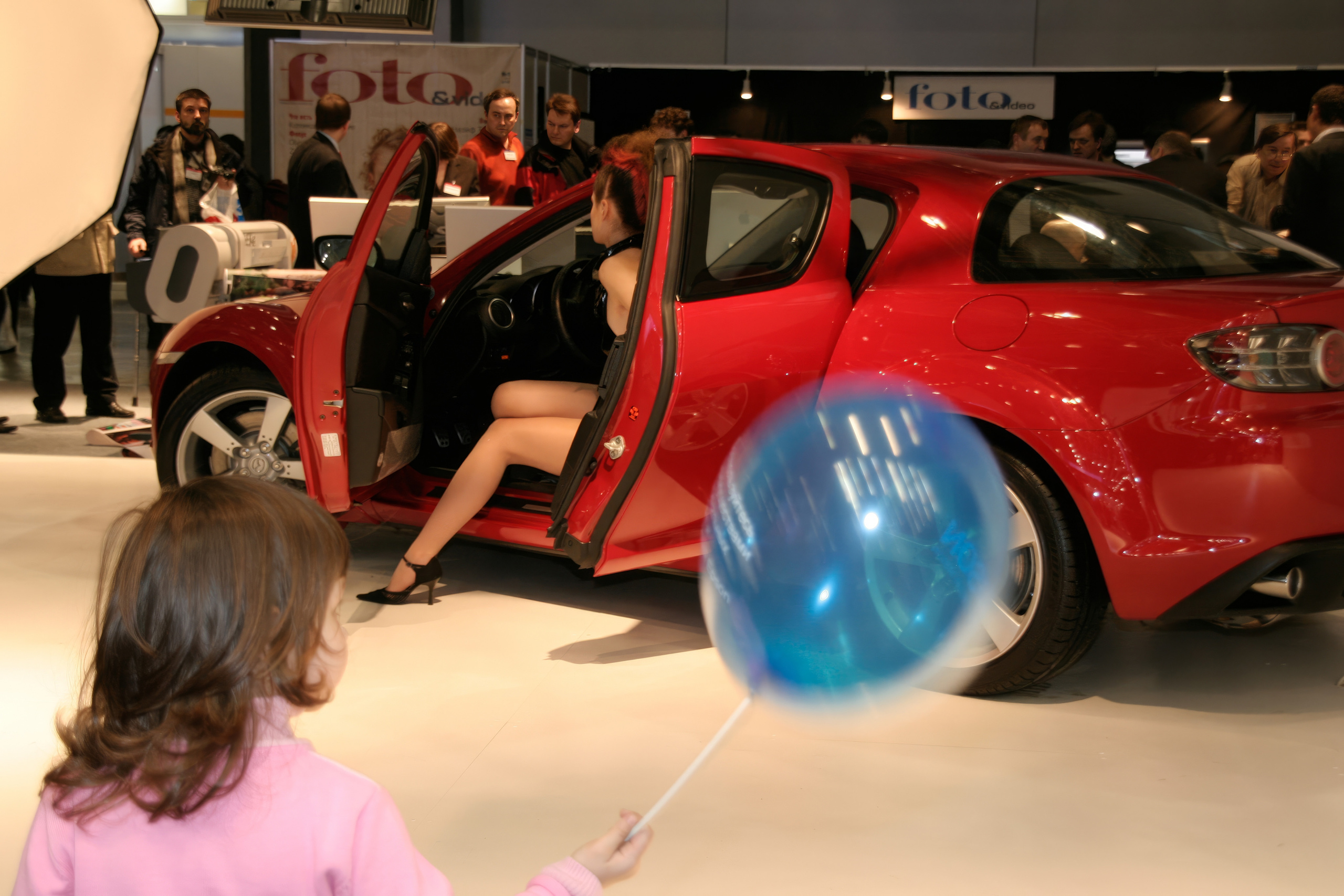 6 международная выставка в Крокус Экспо Фотофорум 2006 — День 1: Часть. Фотограф — видеограф в Москве Дмитрий Менделеев