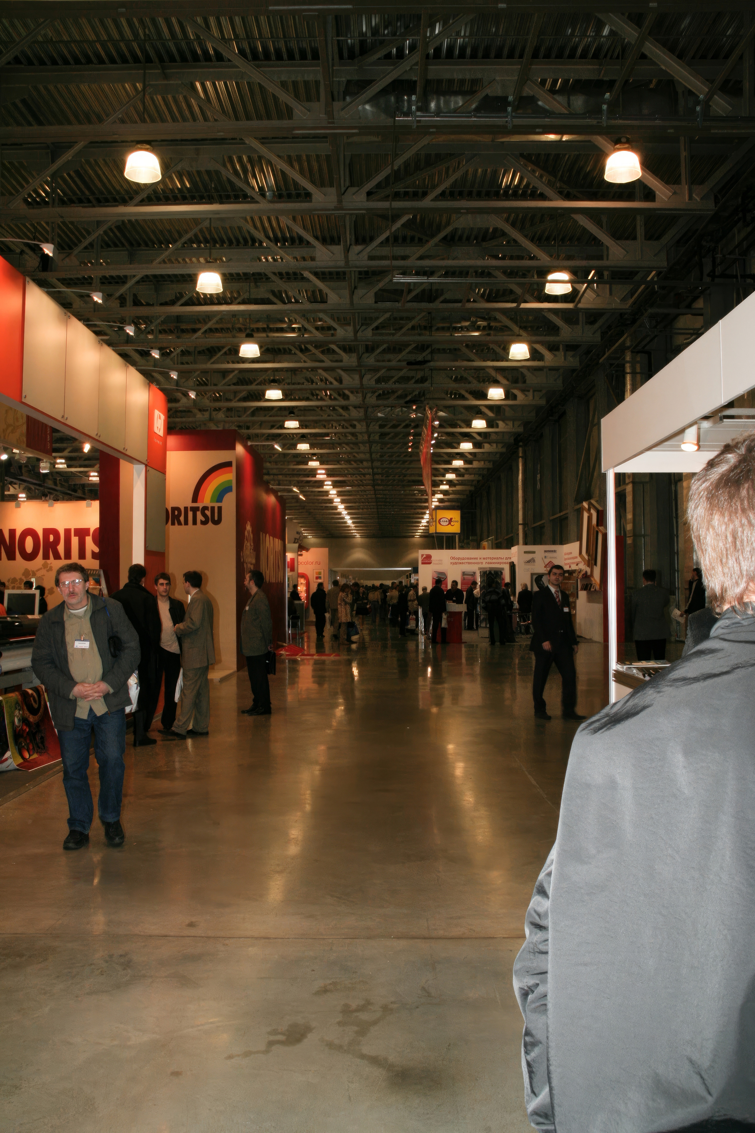 6 международная выставка в Крокус Экспо Фотофорум 2006 — День 1: Часть. Фотограф — видеограф в Москве Дмитрий Менделеев