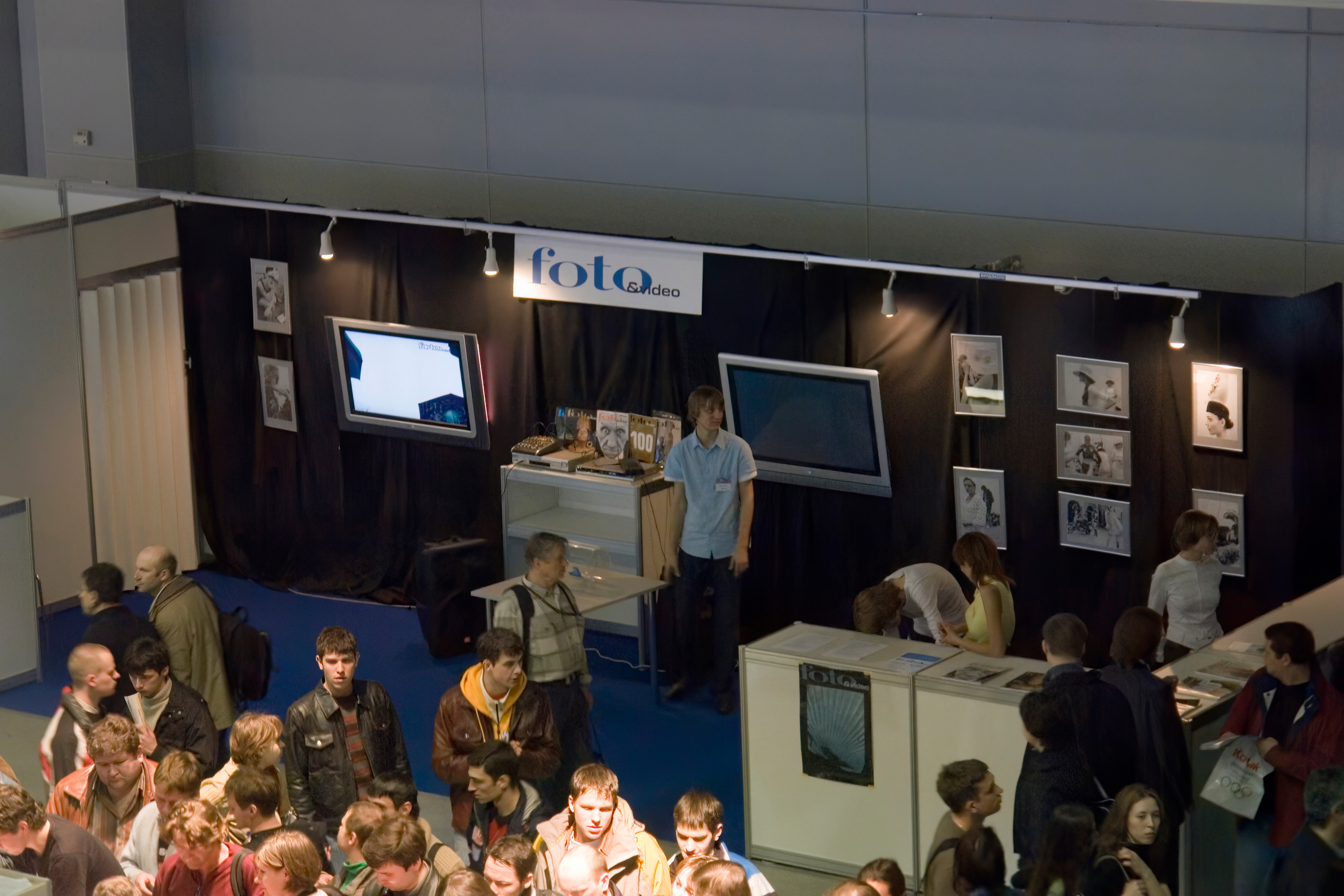 6 международная выставка Фотофорум 2006 — День 2: Часть 3. Фотограф — видеограф в Москве Дмитрий Менделеев