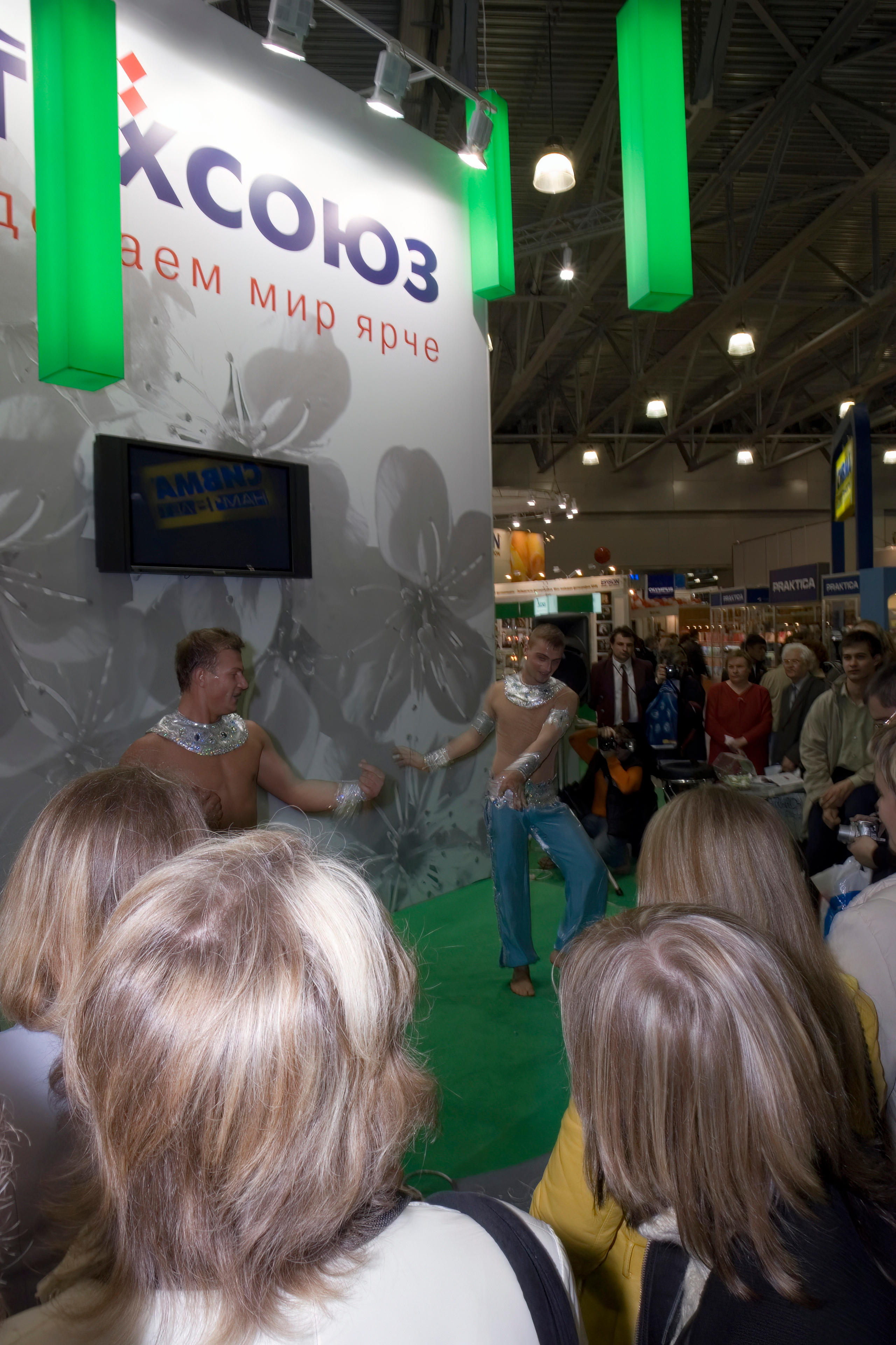 6 международная выставка Фотофорум 2006 — День 1: Часть 1. Фотограф — видеограф в Москве Дмитрий Менделеев