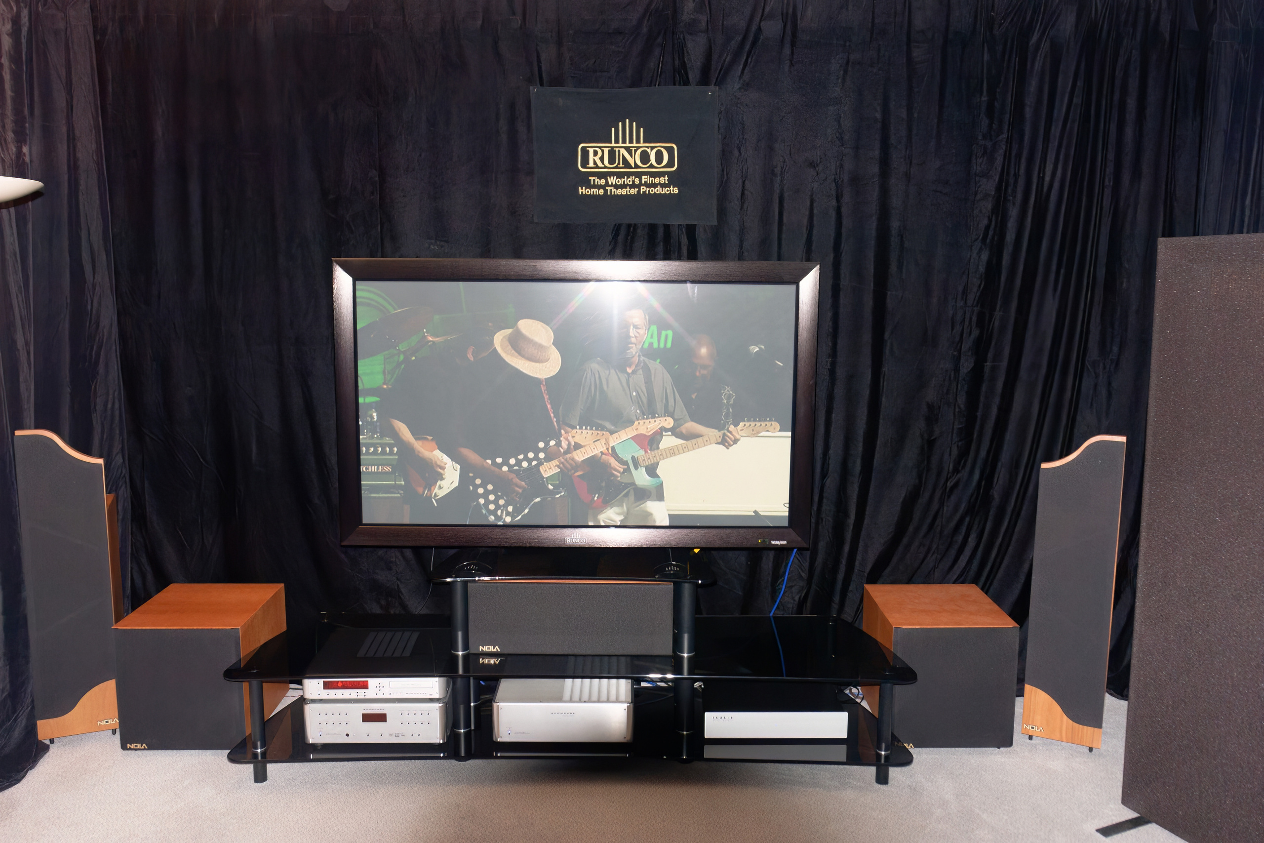 Уникальная выставка Hi-Fi HDI Show в 2006 в Ирис Конгресс Отеле. Фотограф — видеограф в Москве Дмитрий Менделеев