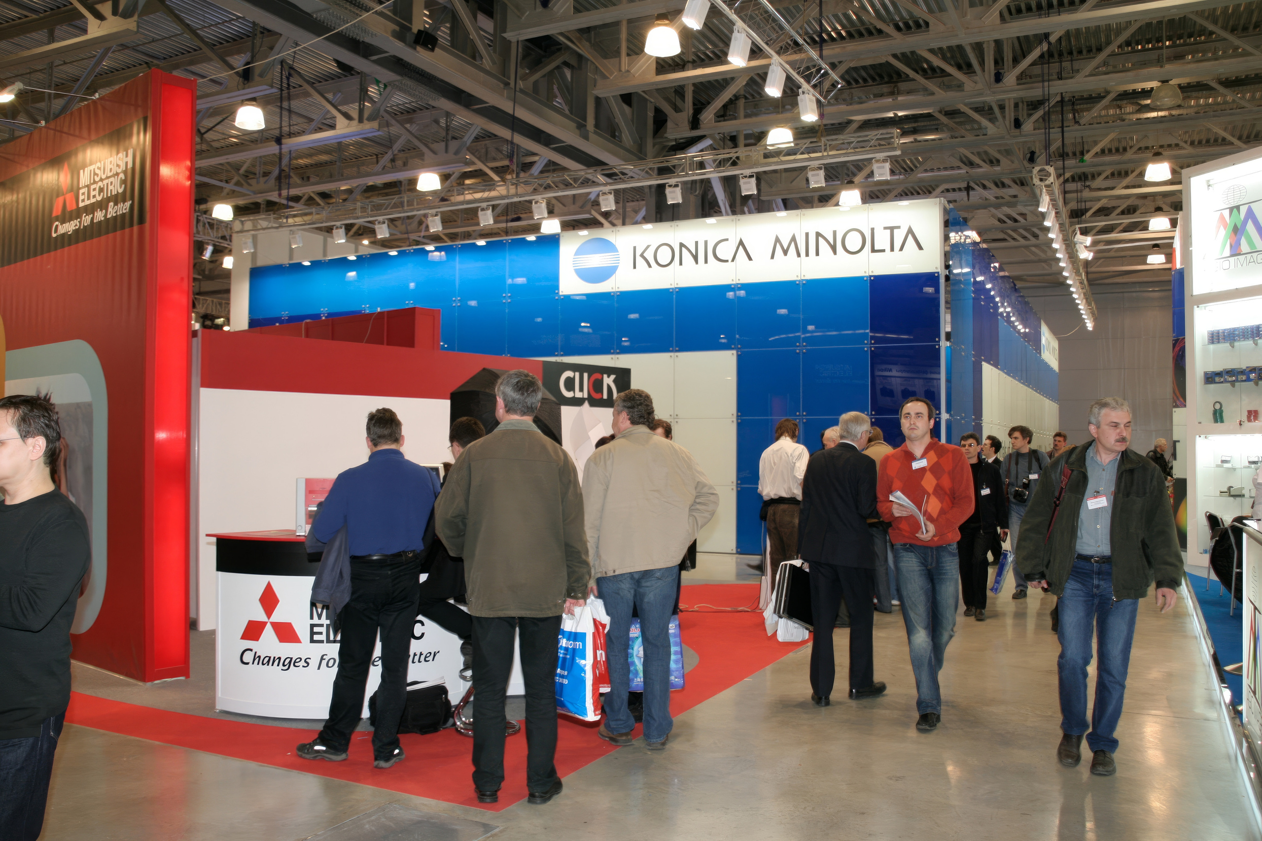 6 международная выставка в Крокус Экспо Фотофорум 2006 — День 1: Часть. Фотограф — видеограф в Москве Дмитрий Менделеев