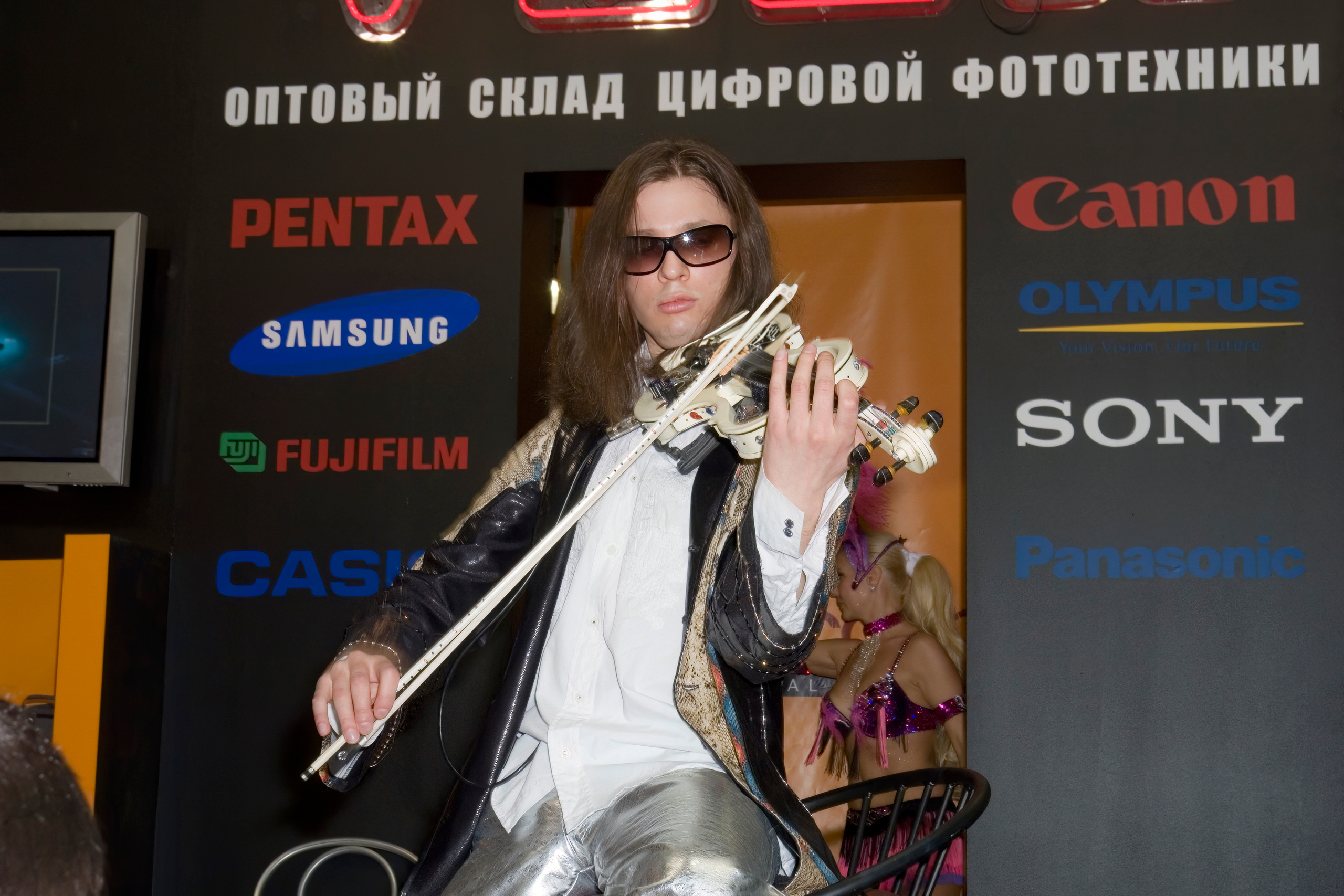 6 международная выставка Фотофорум 2006 — День 1: Часть 1. Фотограф — видеограф в Москве Дмитрий Менделеев