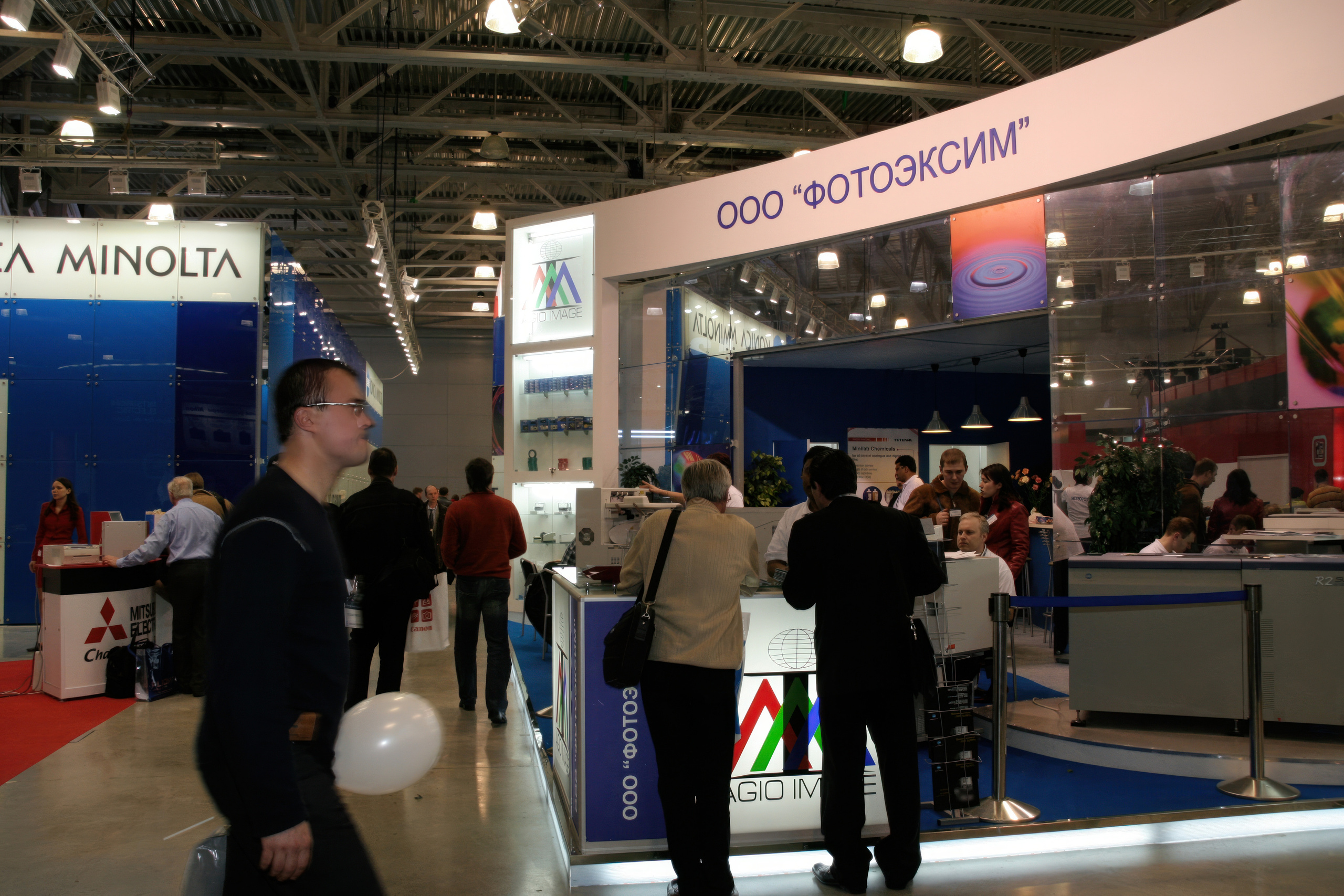 6 международная выставка в Крокус Экспо Фотофорум 2006 — День 1: Часть. Фотограф — видеограф в Москве Дмитрий Менделеев