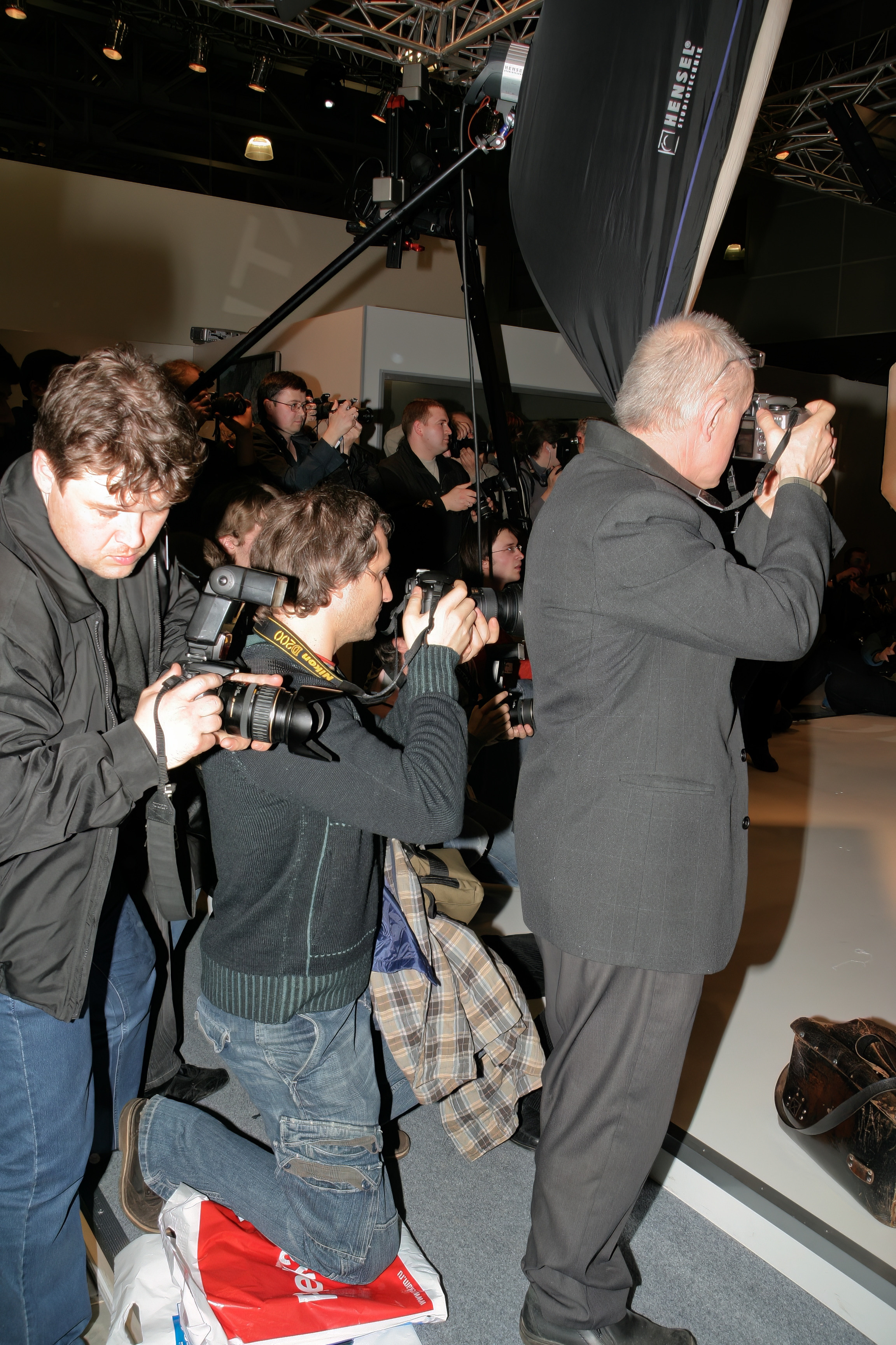 6 международная выставка Фотофорум 2006 — День 2: Часть 4. Фотограф — видеограф в Москве Дмитрий Менделеев